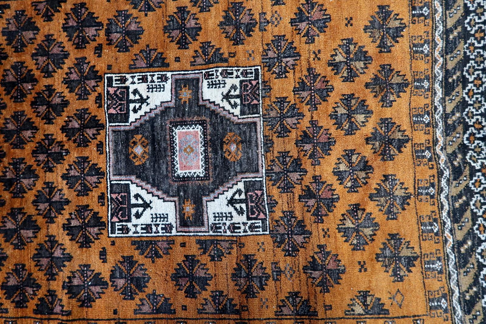 Handgefertigter antiker afghanischer Baluch-Teppich 3,5' x 6.2', 1920er Jahre - 1C1117 im Zustand „Gut“ im Angebot in Bordeaux, FR