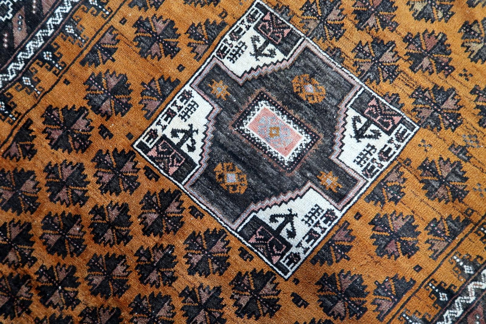 Handgefertigter antiker afghanischer Baluch-Teppich 3,5' x 6.2', 1920er Jahre - 1C1117 (Frühes 20. Jahrhundert) im Angebot