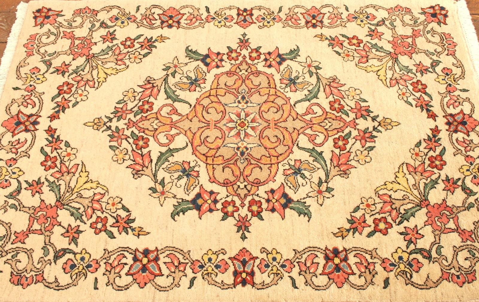 Handmade Vintage Persian Style Bakhtiari Rug 3.3' x 4.6', 1990s - 1T14 For Sale 2