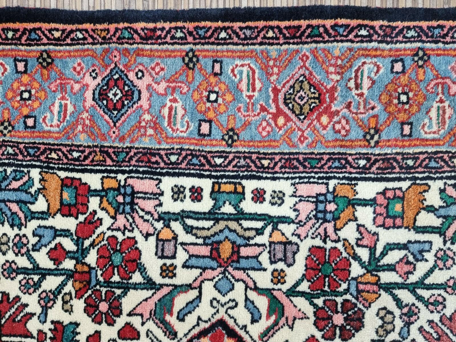Alfombra Bidjar Estilo Persa Vintage Hecha a Mano 3,4' x 5', Años 70 - 1D88 en venta 4