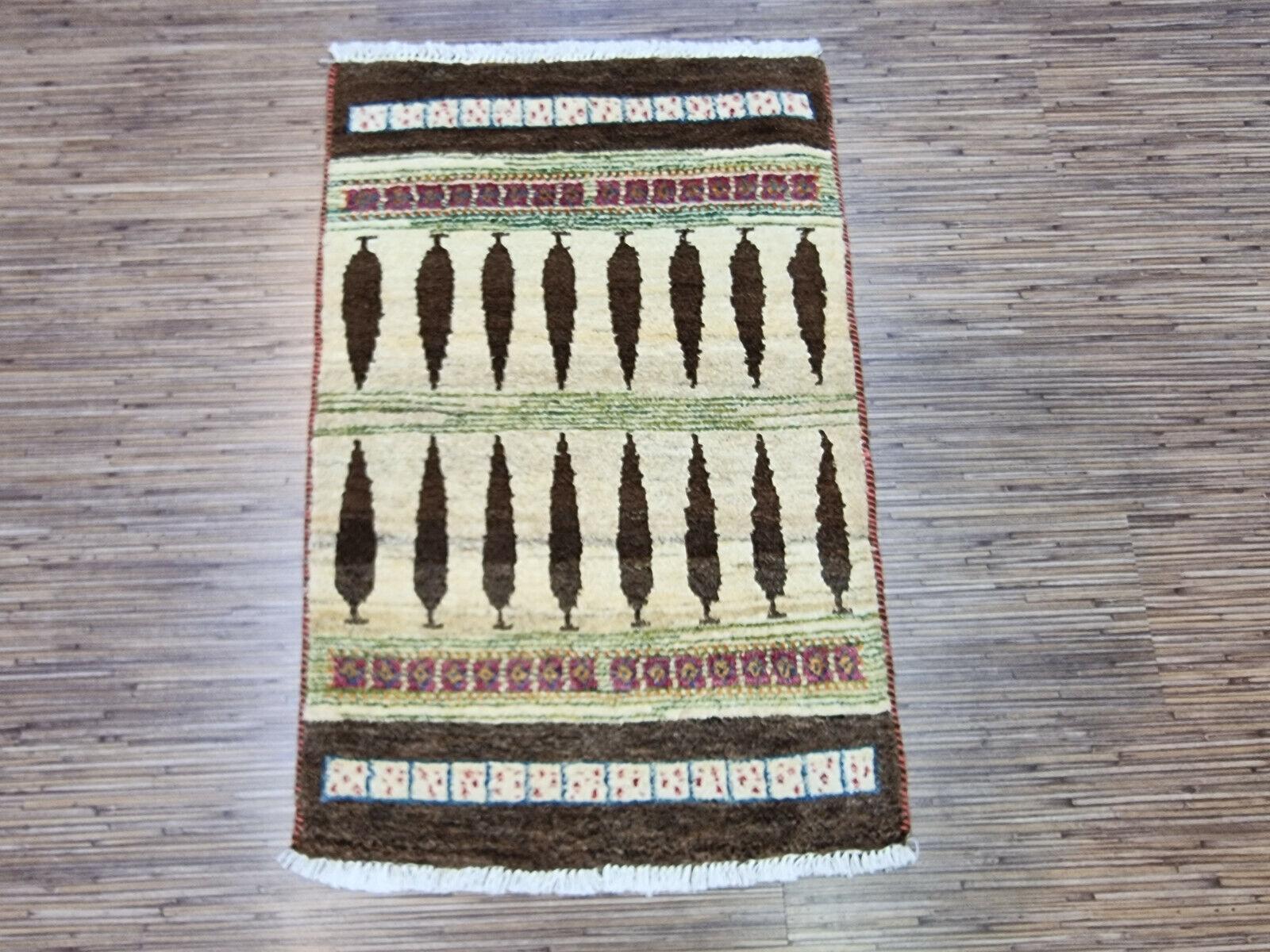 Handmade Vintage Persian Style Gabbeh Rug 1.8' x 2.8', 1980s - 1D121 For Sale 1