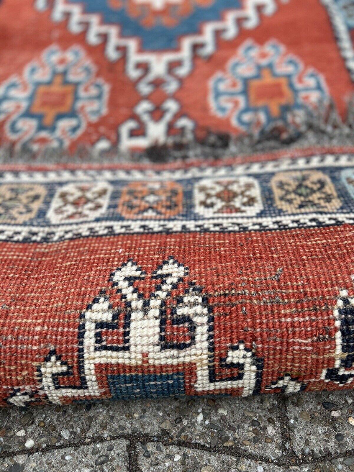 Handgefertigter Gabbeh-Teppich im persischen Vintage-Stil 2.4' x 4.4', 1970er Jahre - 1S29 im Zustand „Gut“ im Angebot in Bordeaux, FR