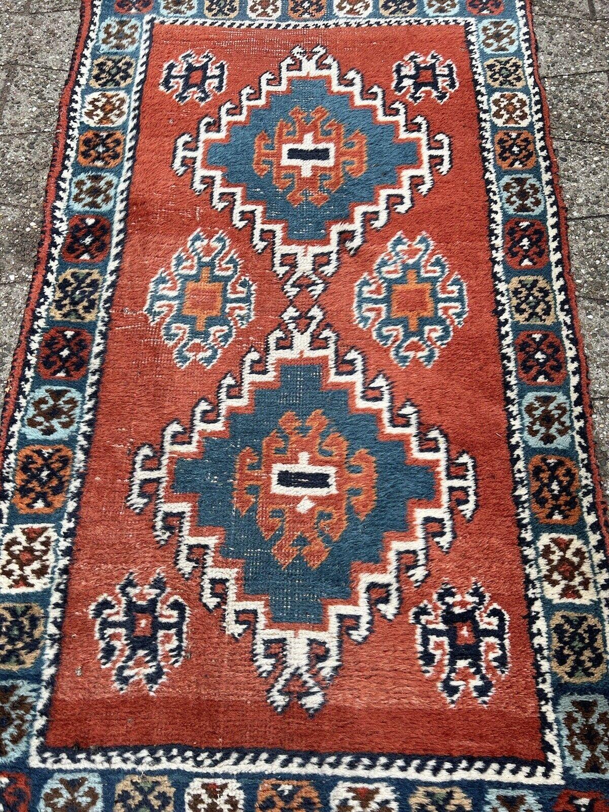 Handgefertigter Gabbeh-Teppich im persischen Vintage-Stil 2.4' x 4.4', 1970er Jahre - 1S29 im Angebot 4