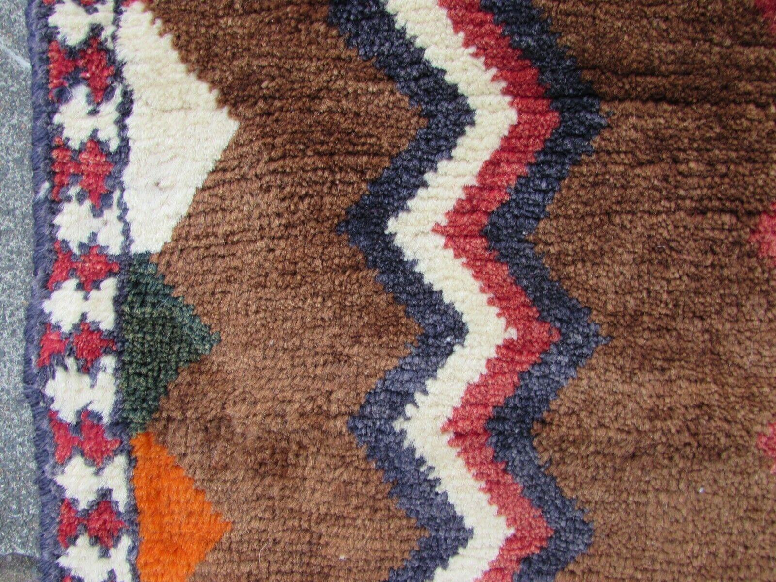 Handgefertigter Gabbeh-Teppich im persischen Vintage-Stil 3.1' x 4,5', 1970er Jahre - 1Q70 (Handgeknüpft) im Angebot