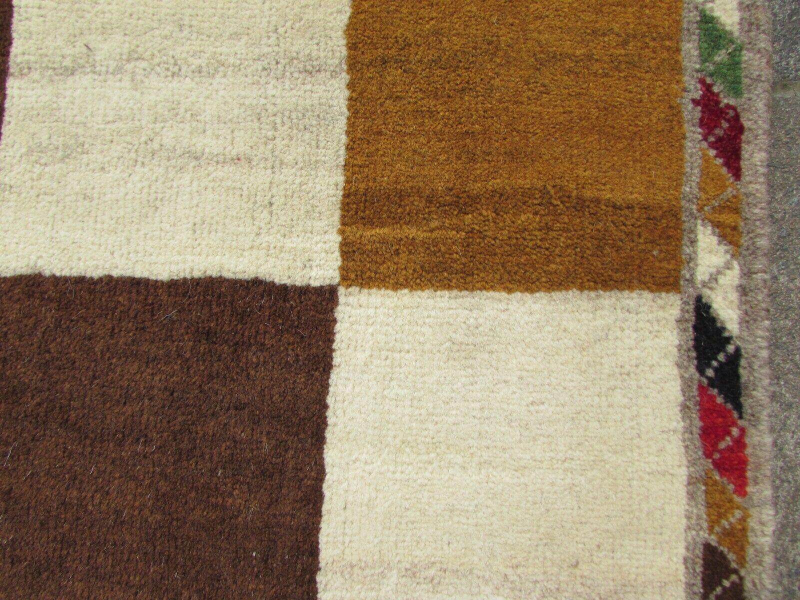 Handgefertigter Gabbeh-Teppich im persischen Stil im Vintage-Stil 3.1' x 4.9', 1970er Jahre, 1Q43 (Ende des 20. Jahrhunderts) im Angebot