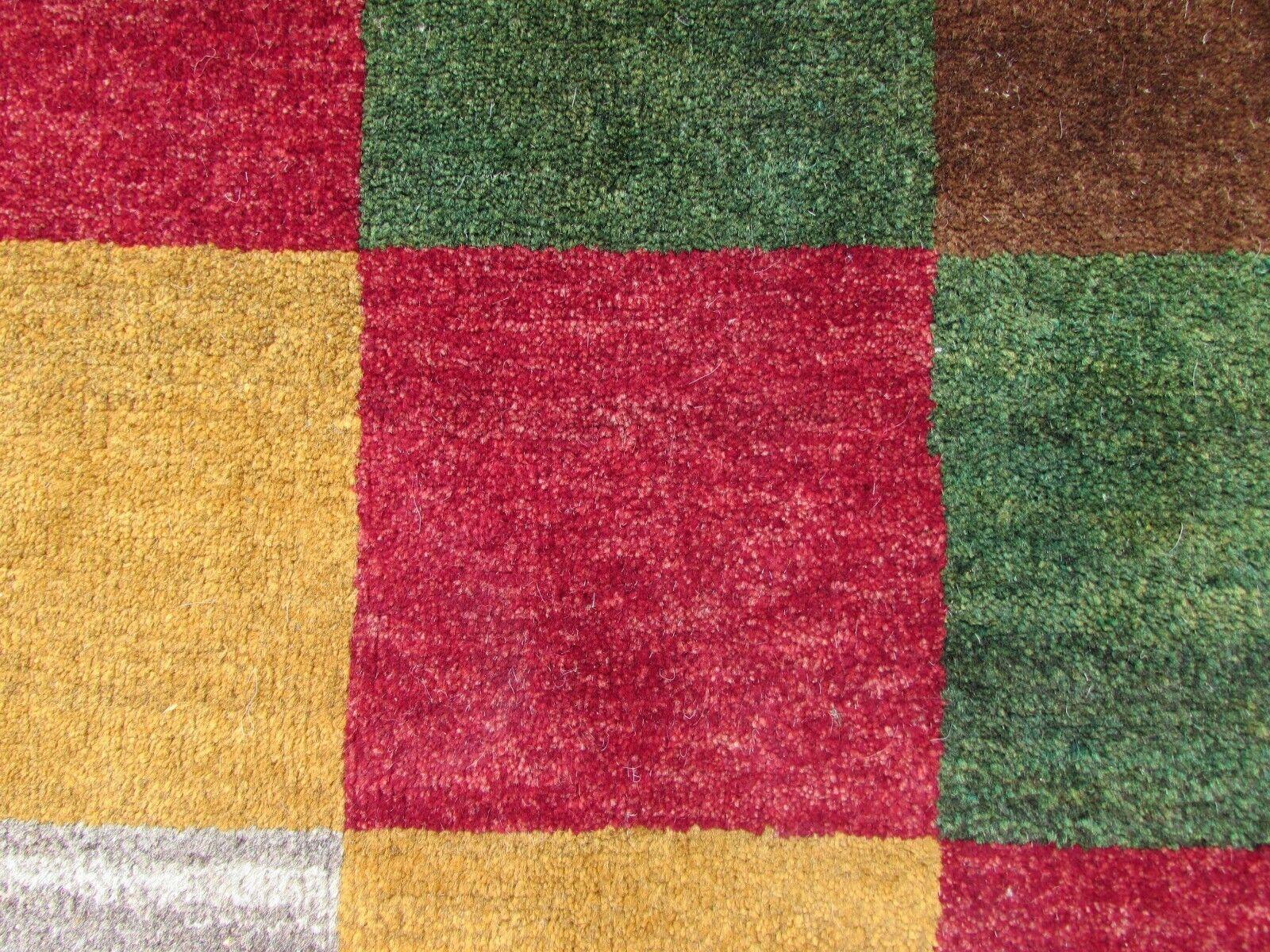 Handgefertigter Gabbeh-Teppich im persischen Stil im Vintage-Stil 3.1' x 4.9', 1970er Jahre, 1Q43 (Wolle) im Angebot