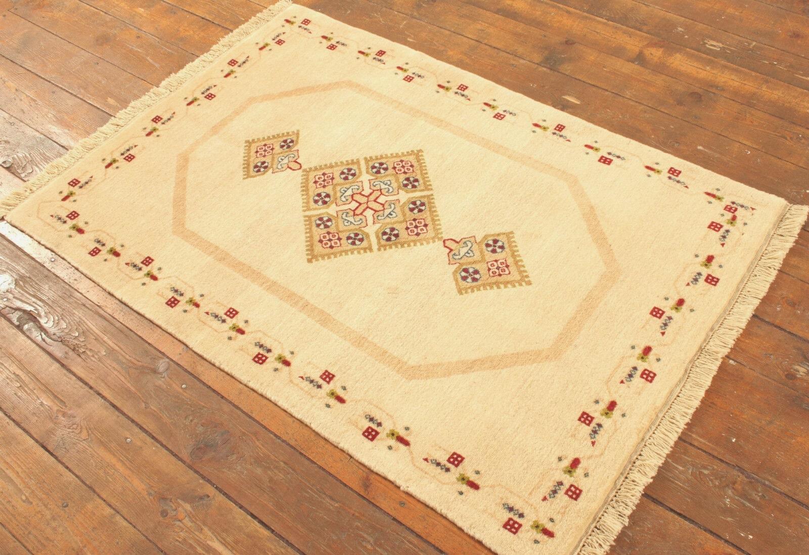 Handmade Vintage Persian Style Gabbeh Rug 3.3' x 4.8', 1970s - 1T25 In Good Condition For Sale In Bordeaux, FR