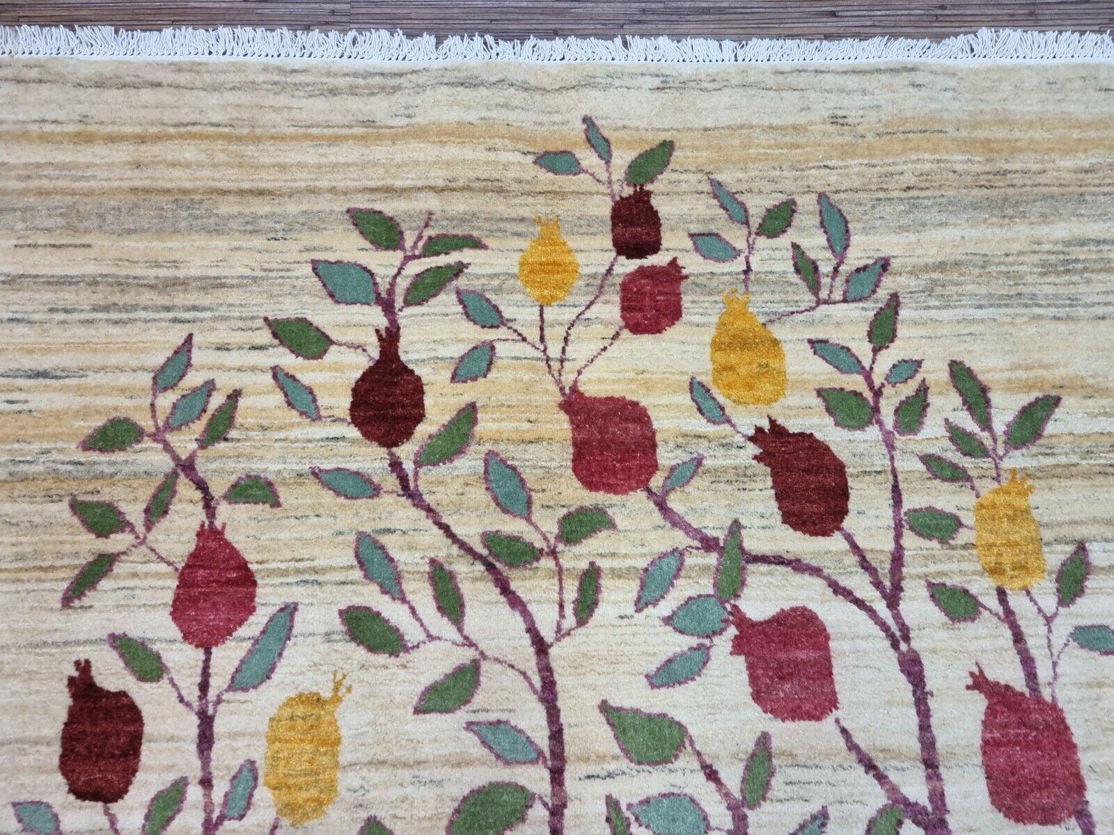 Handgefertigter Gabbeh-Teppich im persischen Stil im Vintage-Stil 4,7' x 6,4', 1970er Jahre - 1D82 im Angebot 4