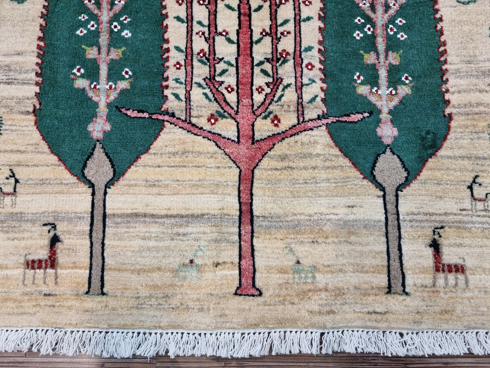 Handgefertigter Gabbeh-Teppich im persischen Stil 4,8' x 7,1', 1980er Jahre - 1D109 im Angebot 3