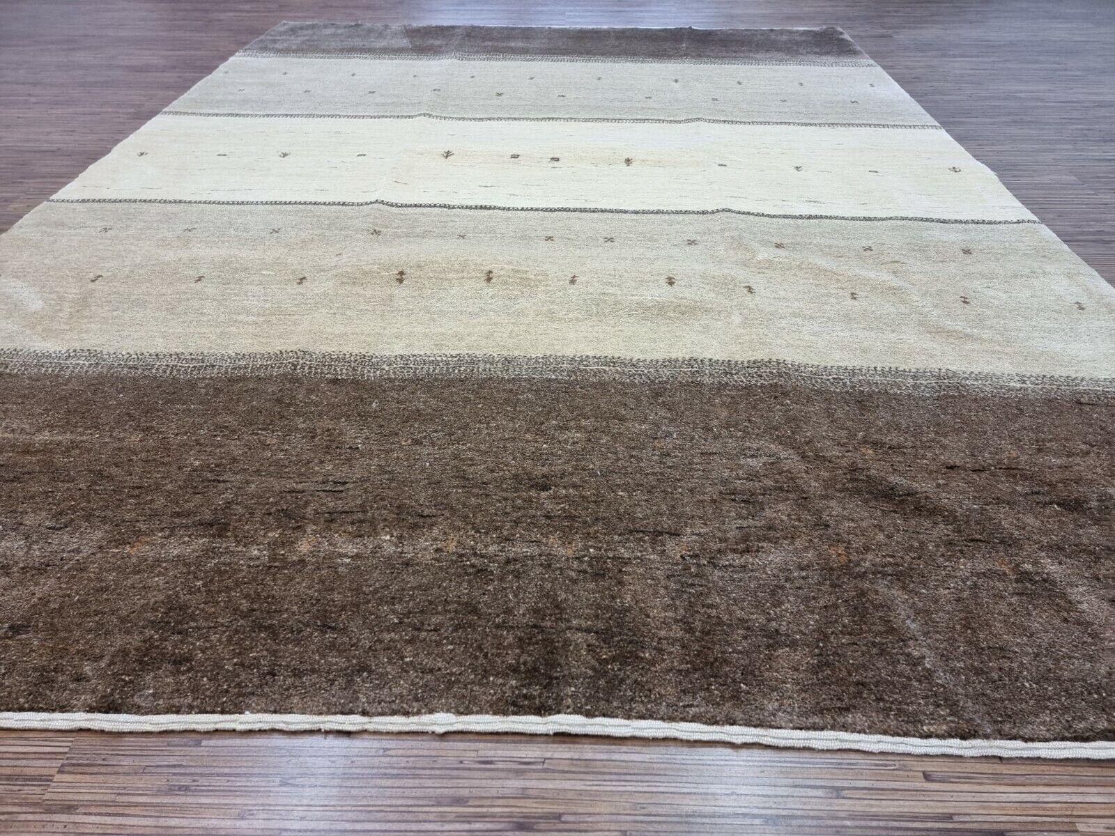 Handgefertigter Gabbeh-Teppich im persischen Stil 5,8' x 7,9', 1970er Jahre - 1D60 im Zustand „Gut“ im Angebot in Bordeaux, FR