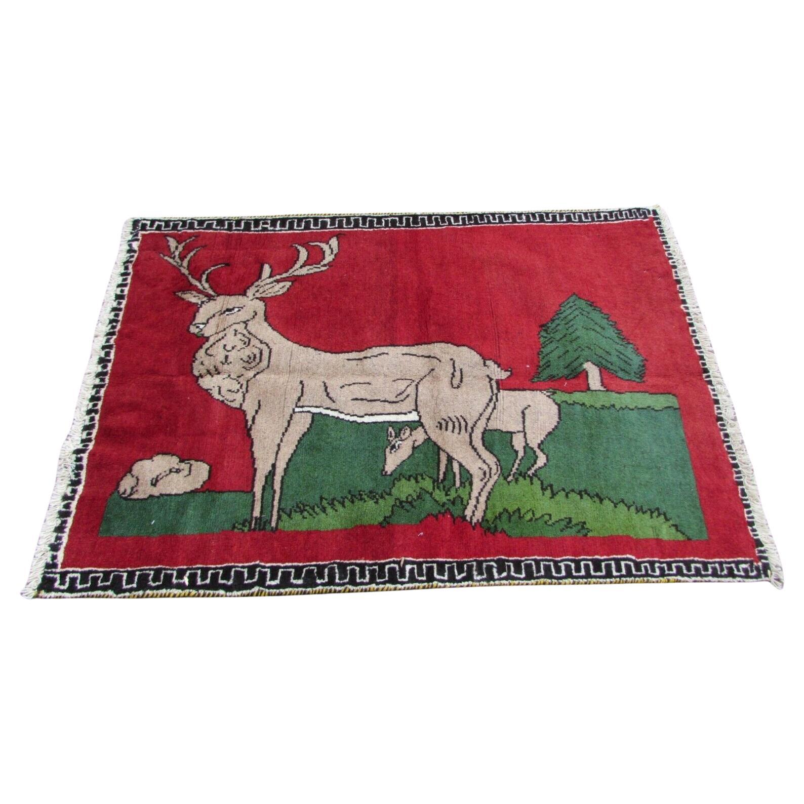 Handgefertigter Gabbeh-Teppich im persischen Vintage-Stil mit Hirsch 2,6' x 4', 1970er Jahre - 1Q71 im Angebot