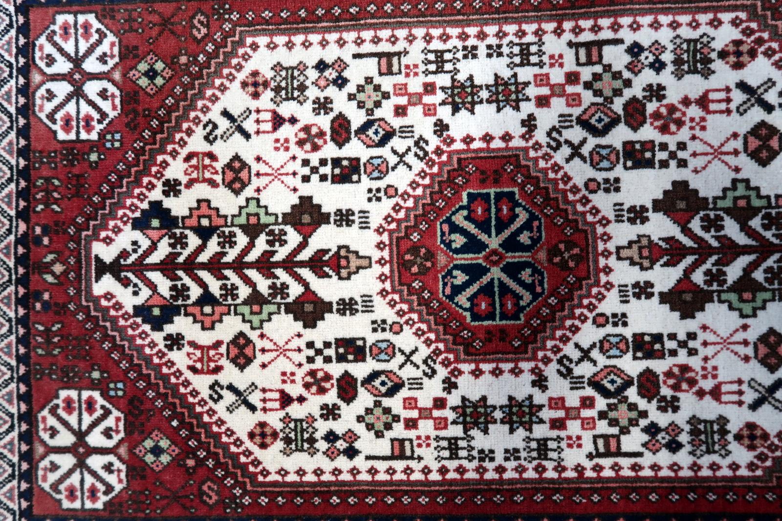 Handmade Vintage Persian Style Gashkai Rug 2' x 3.4', 1960s - 1C1125 In Good Condition For Sale In Bordeaux, FR