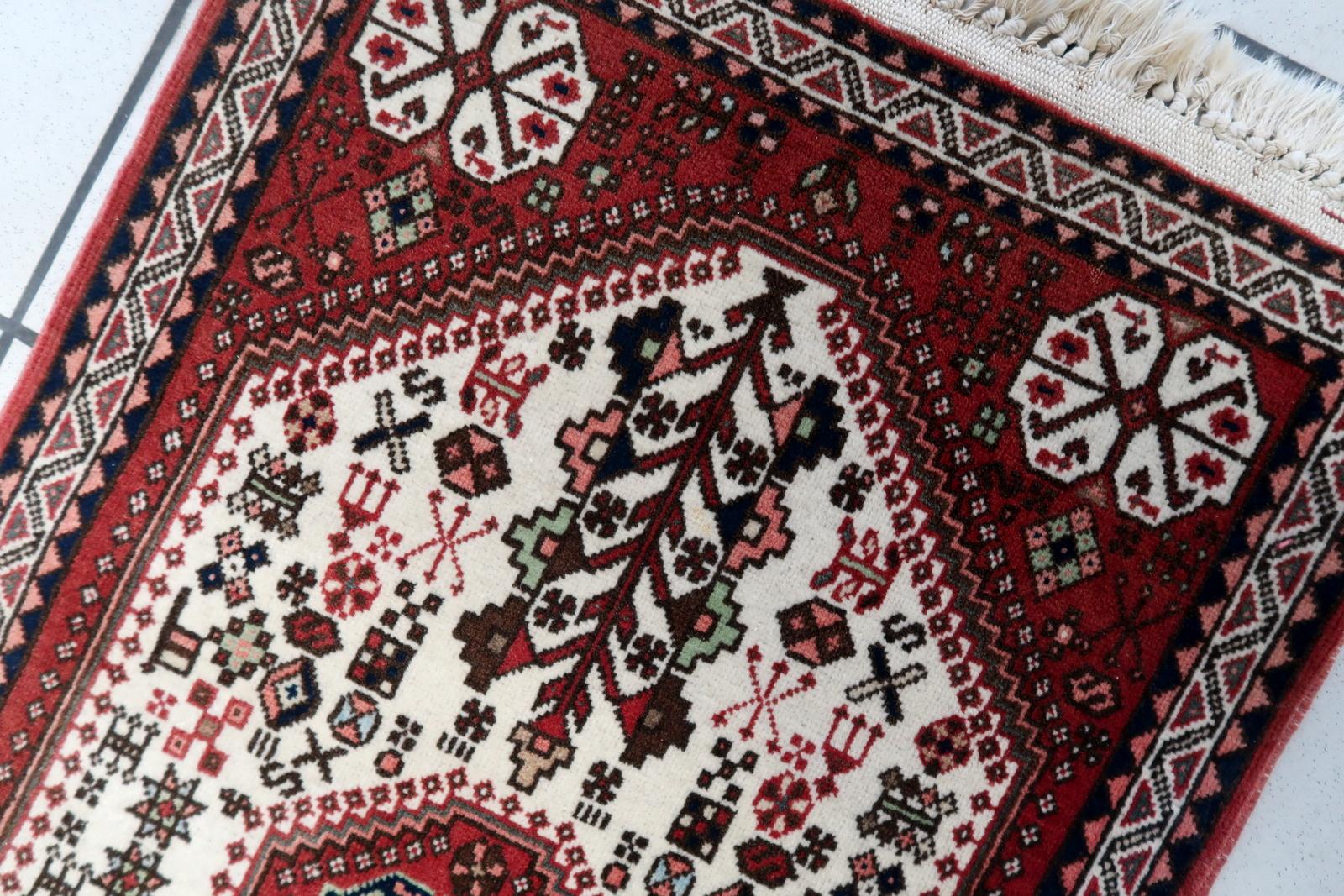 Wool Handmade Vintage Persian Style Gashkai Rug 2' x 3.4', 1960s - 1C1125 For Sale