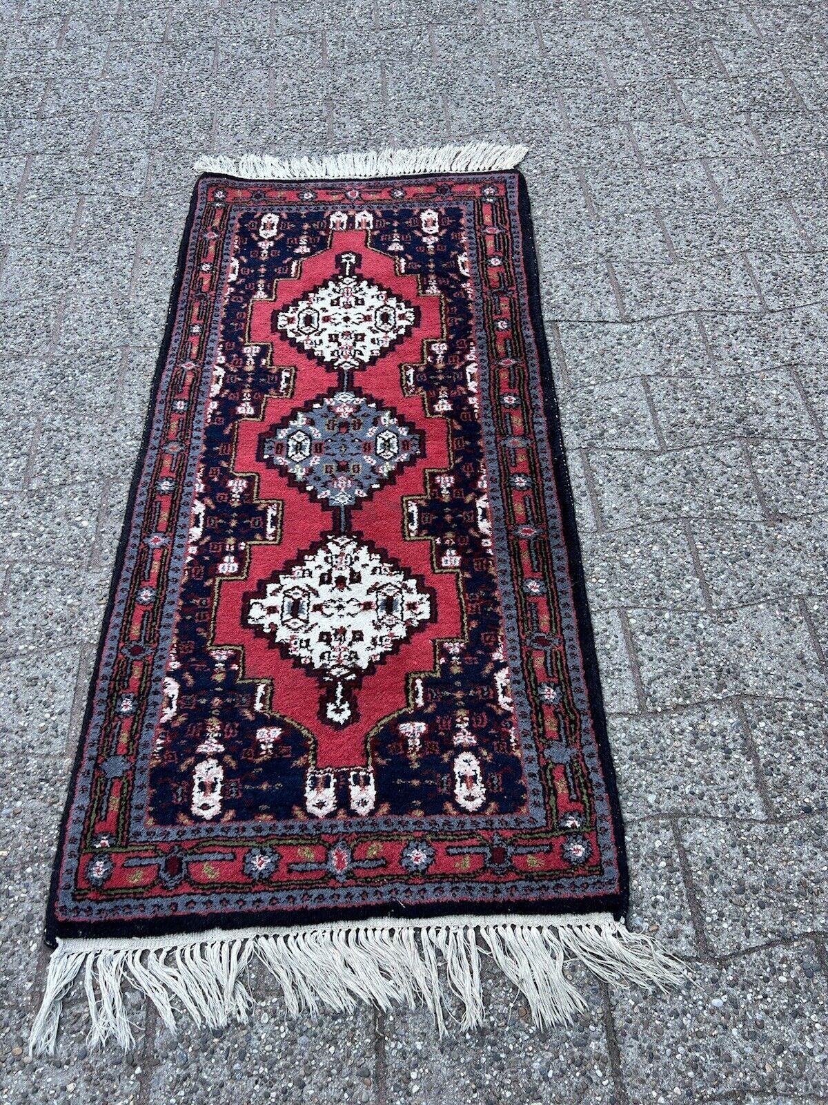 Handgefertigter Hamadan-Teppich im persischen Vintage-Stil 2.1' x 4.4', 1970er Jahre - 1S50 (Wolle) im Angebot