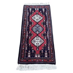 Handgefertigter Hamadan-Teppich im persischen Vintage-Stil 2.1' x 4.4', 1970er Jahre - 1S50