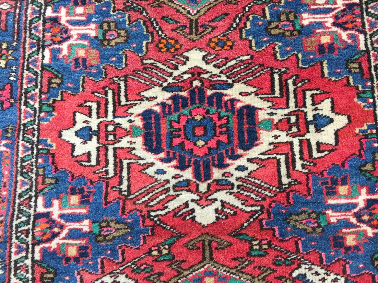 Handgefertigter Hamadan-Teppich im persischen Vintage-Stil 2.2' x 3.4', 1960er Jahre - 1W13 (Wolle) im Angebot