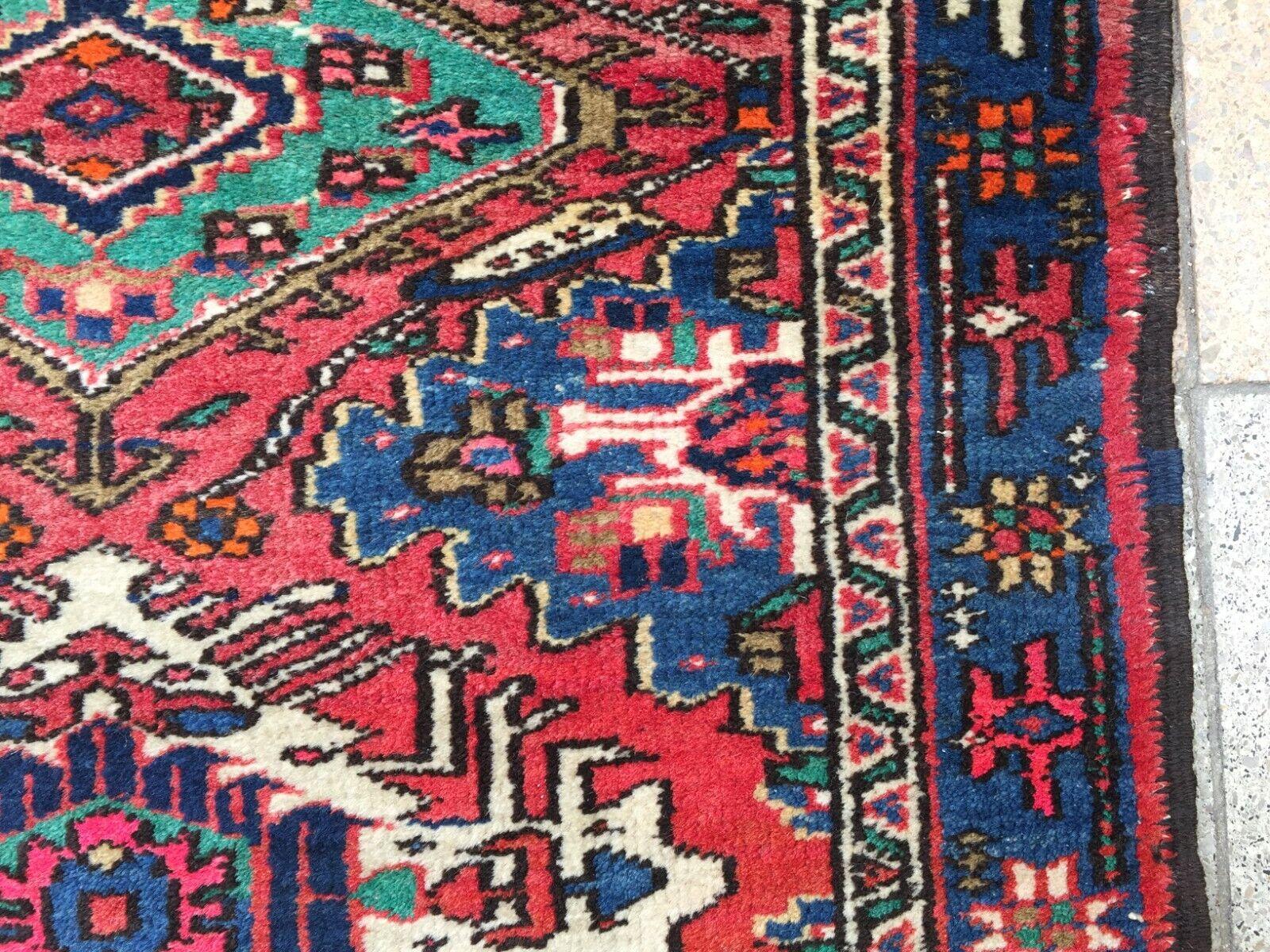 Handgefertigter Hamadan-Teppich im persischen Vintage-Stil 2.2' x 3.4', 1960er Jahre - 1W13 im Angebot 1