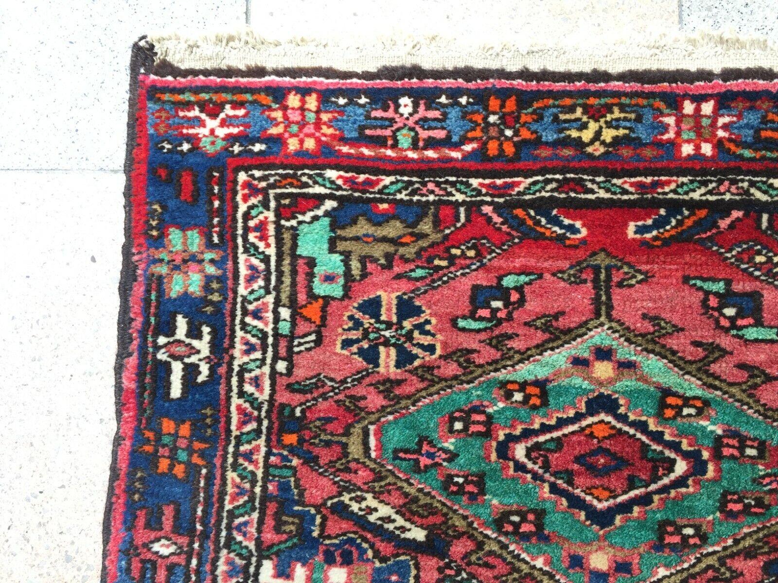 Handgefertigter Hamadan-Teppich im persischen Vintage-Stil 2.2' x 3.4', 1960er Jahre - 1W13 im Angebot 2