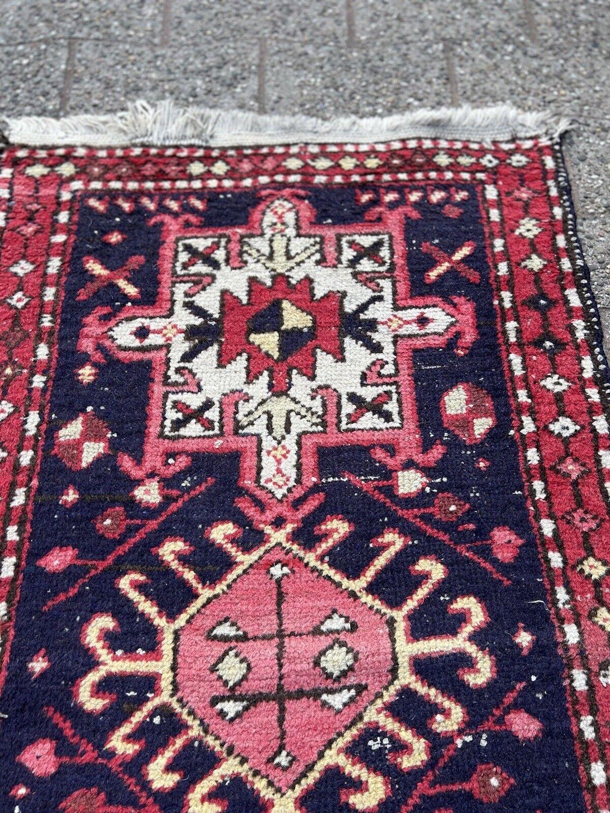 Handgefertigter Hamadan-Teppich im persischen Stil im Vintage-Stil 2.2' x 3.9', 1970er Jahre - 1S37 im Angebot 2