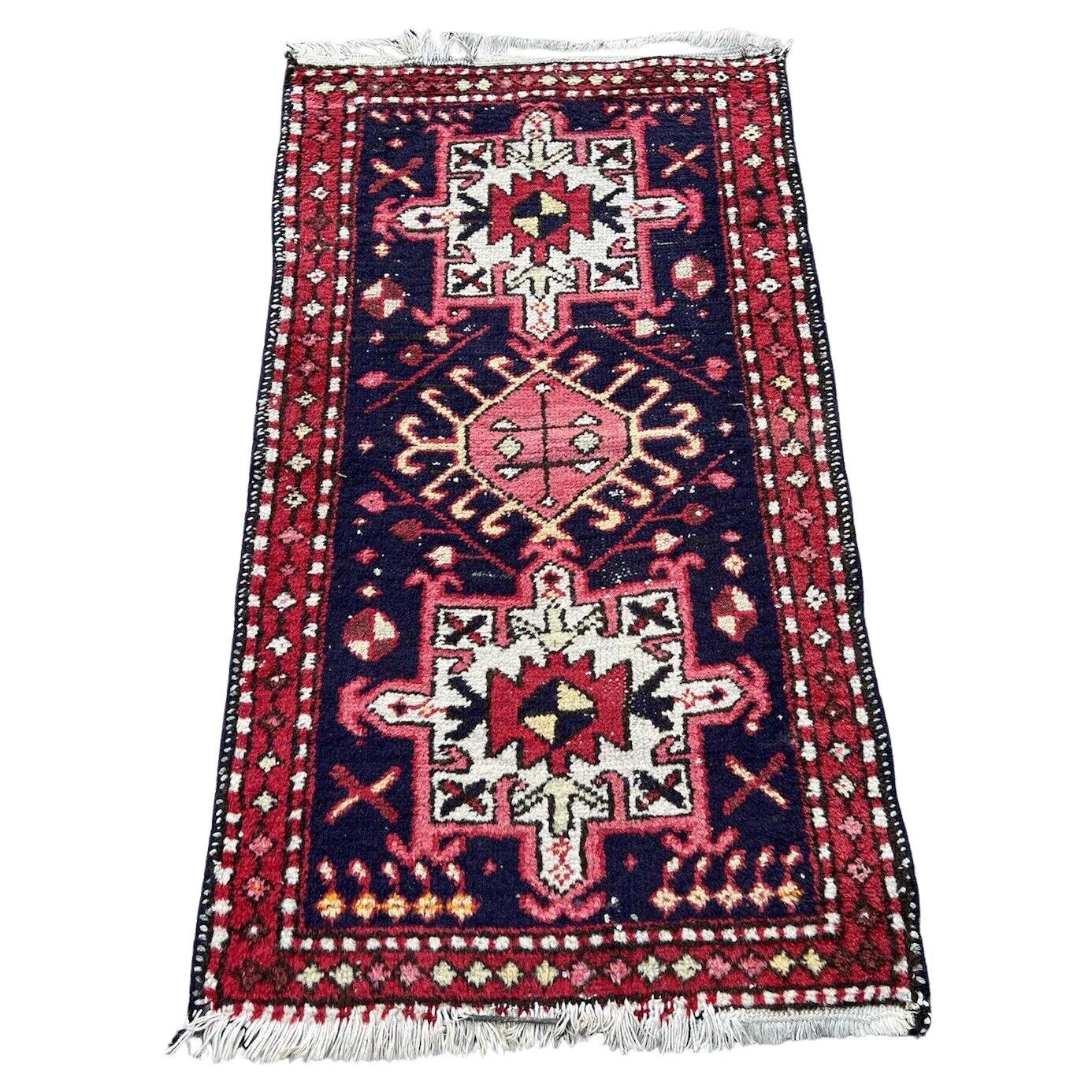 Handgefertigter Hamadan-Teppich im persischen Stil im Vintage-Stil 2.2' x 3.9', 1970er Jahre - 1S37 im Angebot