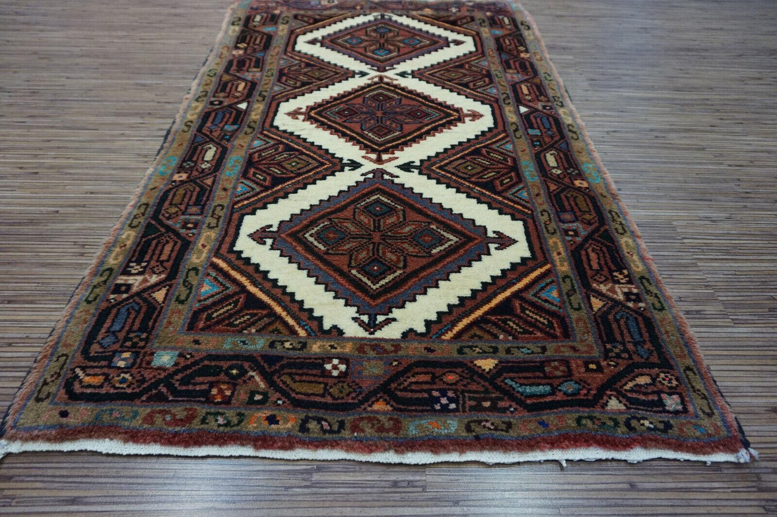 Handgefertigter Hamadan-Teppich im persischen Stil im Vintage-Stil 2,3' x 3.9', 1970er Jahre - 1D51 im Zustand „Gut“ im Angebot in Bordeaux, FR