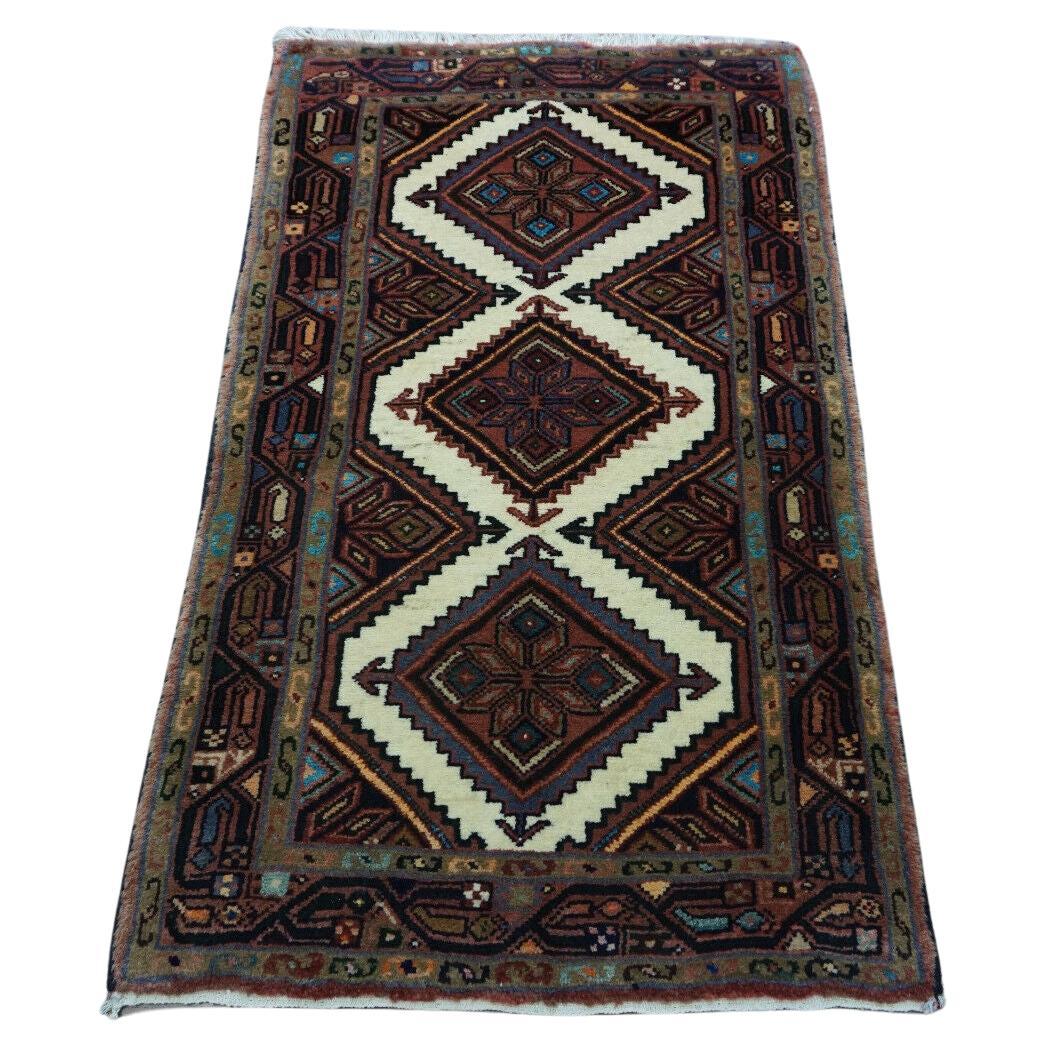 Handgefertigter Hamadan-Teppich im persischen Stil im Vintage-Stil 2,3' x 3.9', 1970er Jahre - 1D51 im Angebot