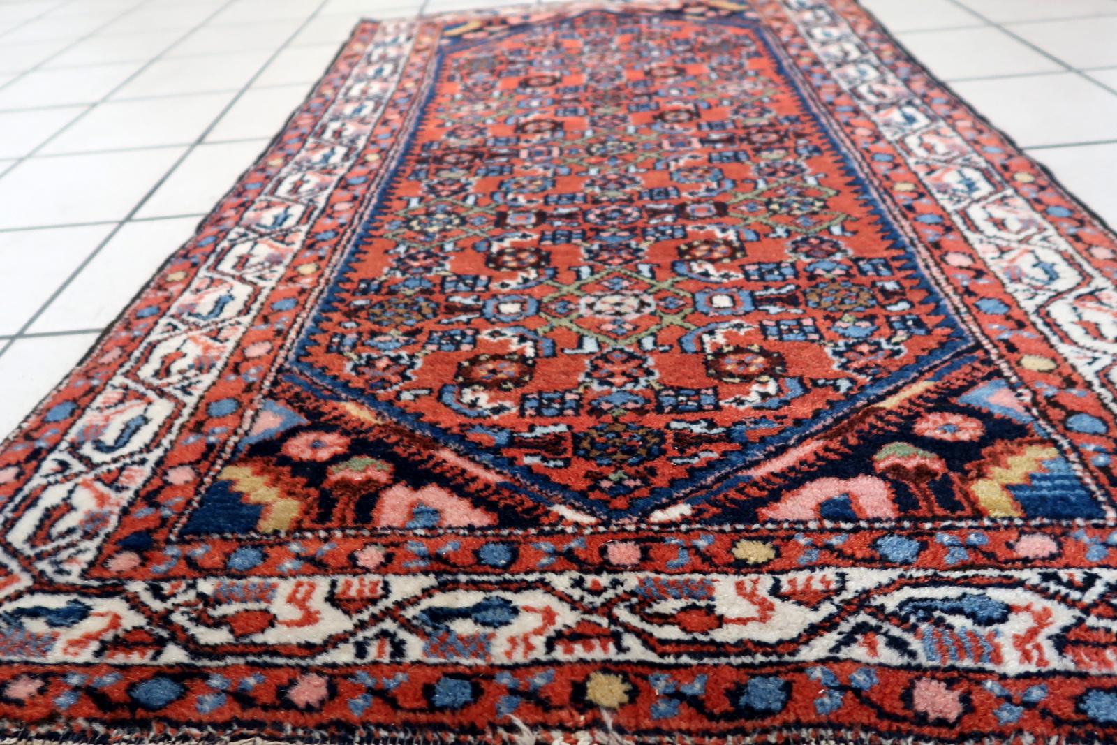 Handgefertigter Vintage-Hamadan-Teppich im persischen Stil 2.4' x 4.1', 1970er Jahre - 1C1122 im Angebot 4