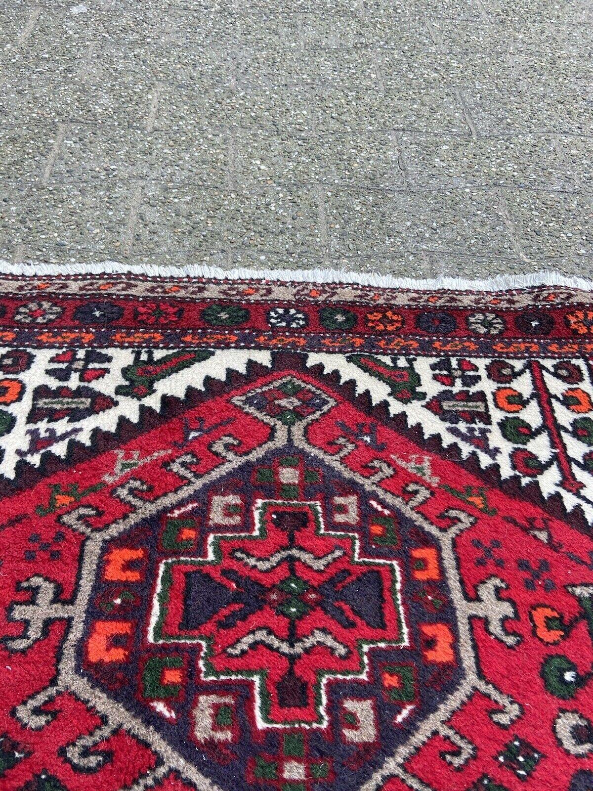 Handgefertigter Hamadan-Teppich im persischen Vintage-Stil 3.3' x 4,8', 1960er Jahre - 1S08 im Angebot 1