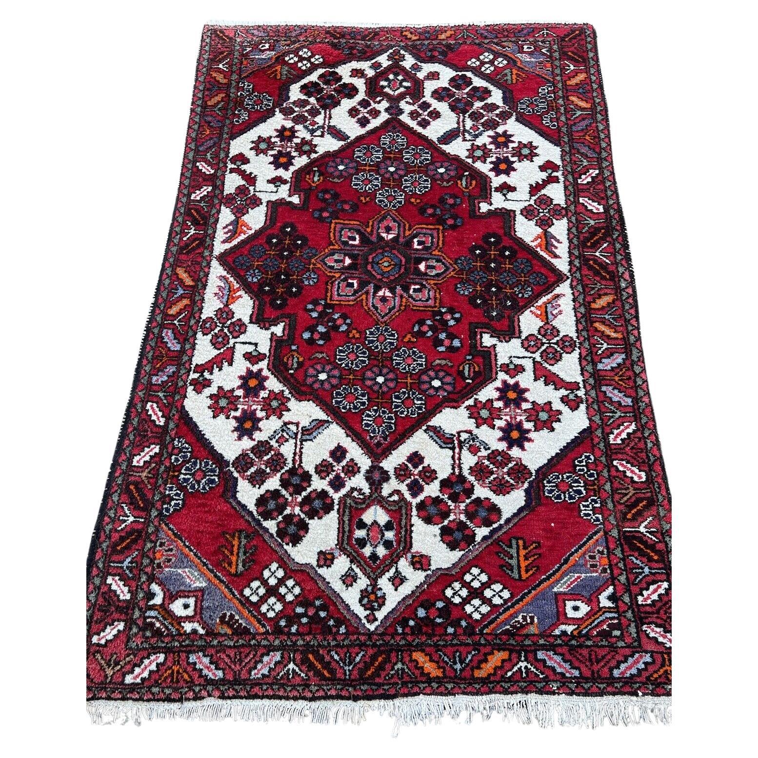 Handgefertigter Hamadan-Teppich im persischen Vintage-Stil 3.4' x 5.2', 1970er Jahre - 1S65 im Angebot
