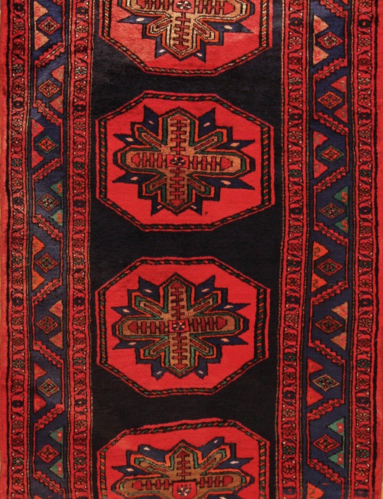 Handmade Vintage Persian Style Hamadan Runner Rug 4.3' x 8.8', 1970s - 1T12 For Sale 5