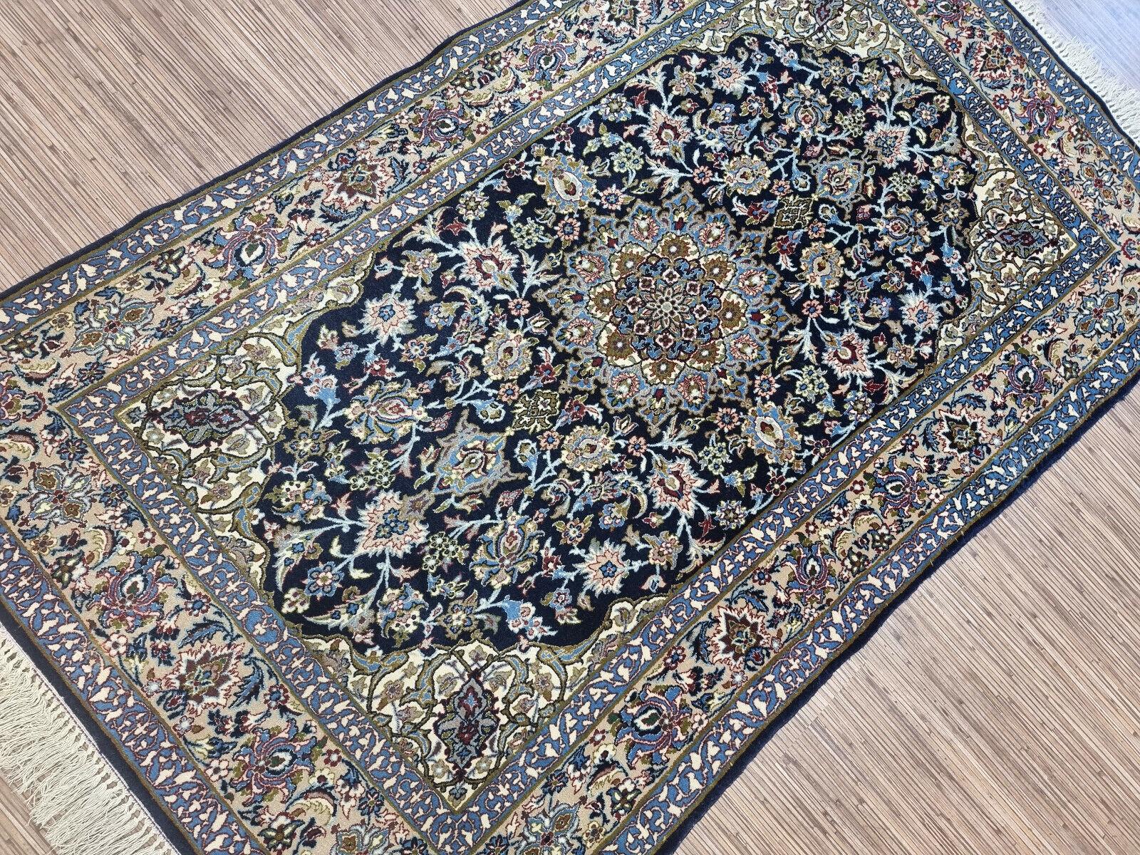Tappeto Isfahan in stile persiano vintage fatto a mano 3,4' x 5,7', anni '70 - 1D137 in vendita 6