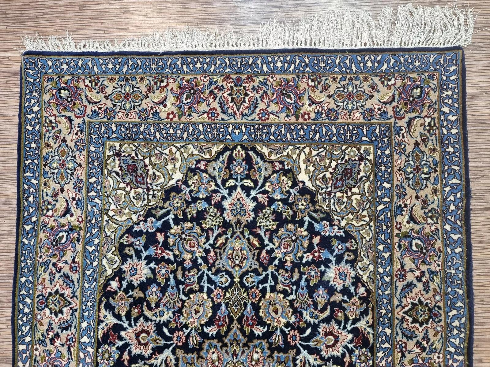 Fine XX secolo Tappeto Isfahan in stile persiano vintage fatto a mano 3,4' x 5,7', anni '70 - 1D137 in vendita