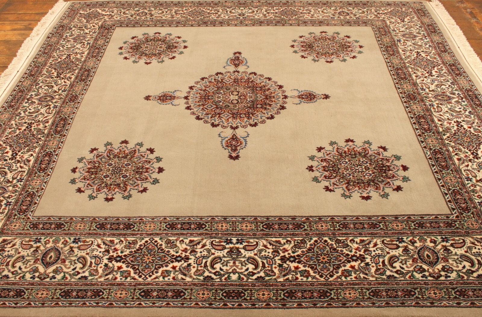 Tapis d'Ispahan de style persan vintage fait à la main avec soie 8,1' x 8,7', 1990 - 1T48 en vente 1