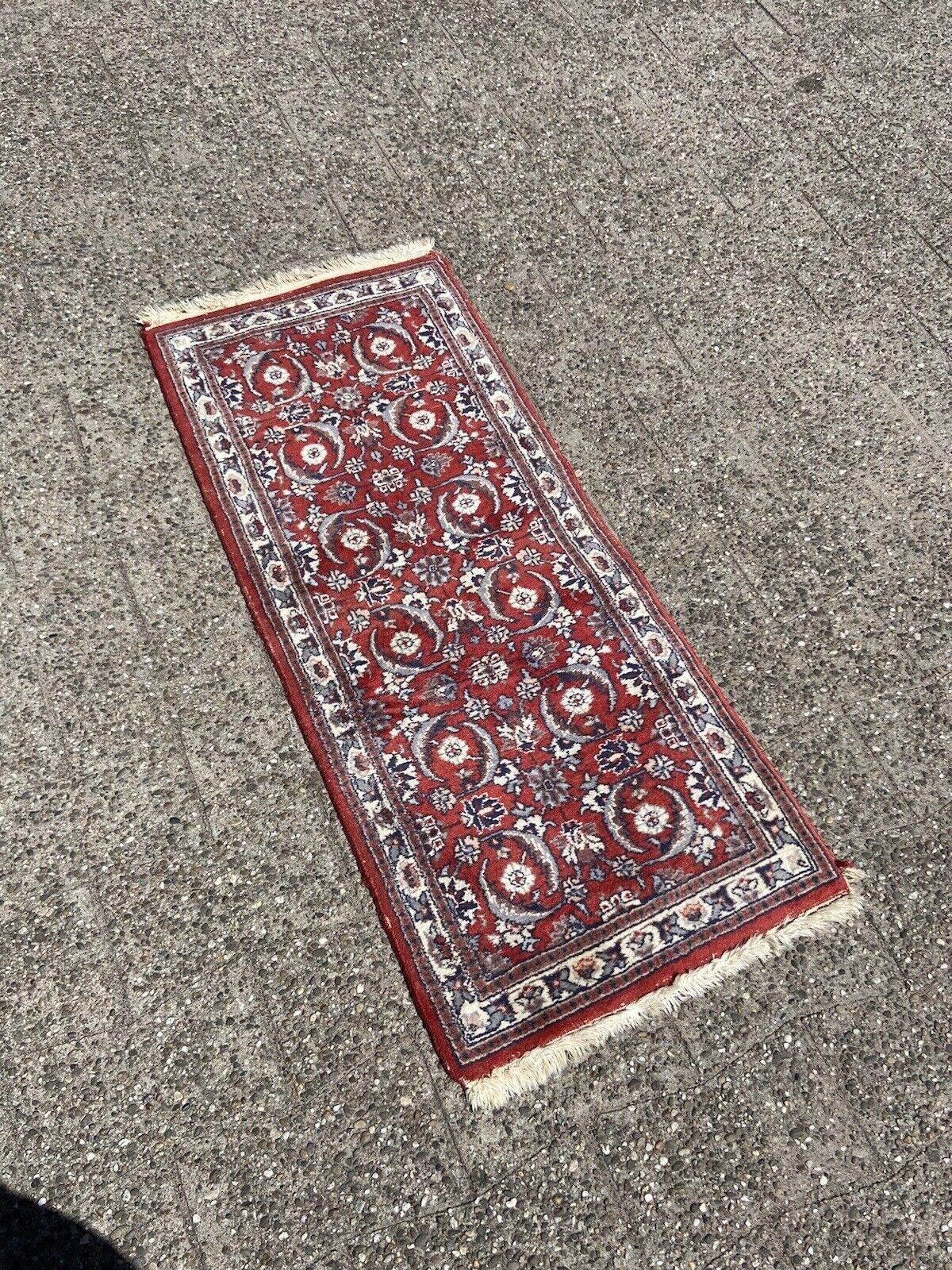 Handmade Vintage Persian Style Kashan Rug 1.5' x 3.7', 1970s - 1S21 For Sale 3