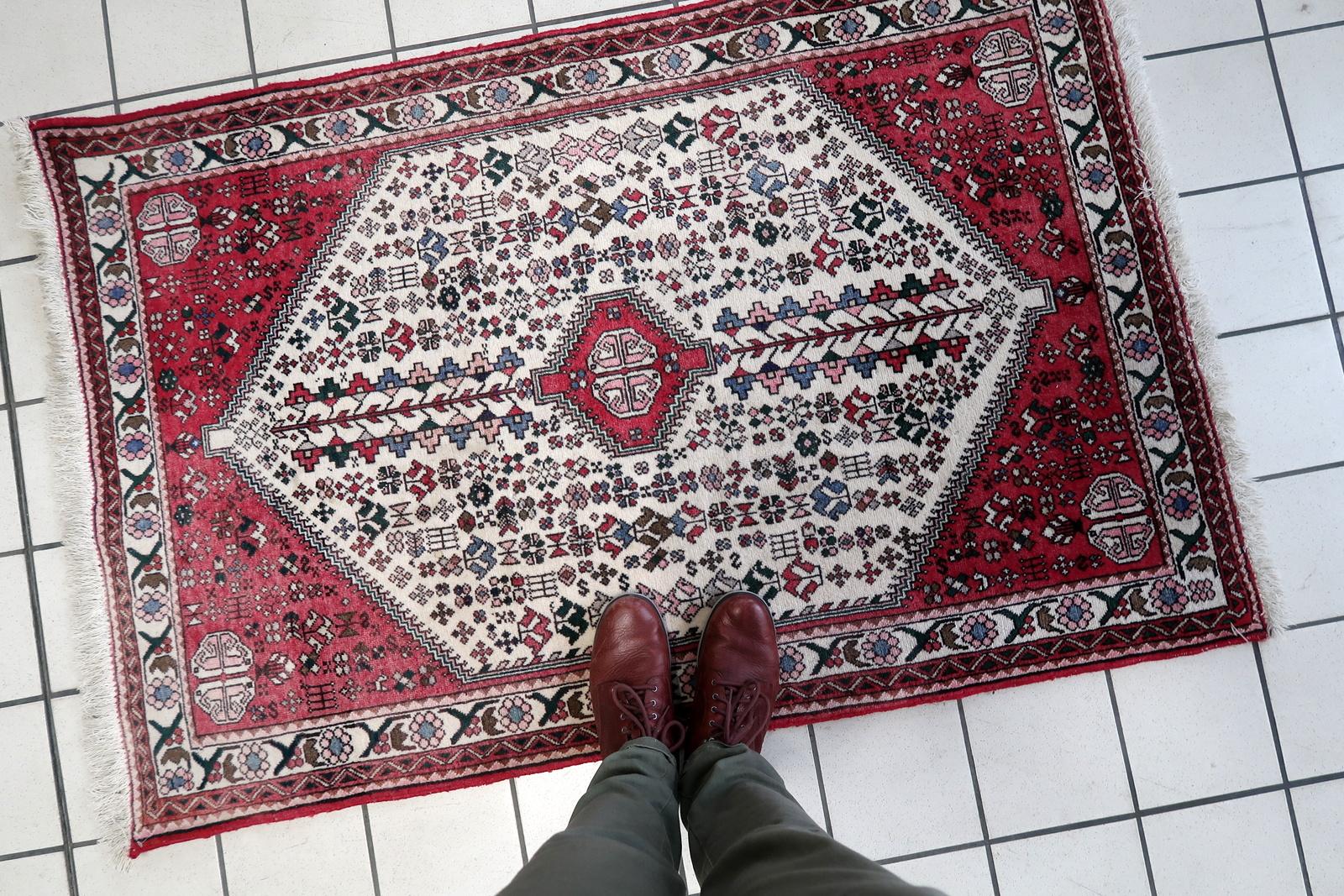 Handgefertigter Malayer-Teppich im persischen Stil im Vintage-Stil 3,2' x 4.9', 1970er Jahre - 1C1120 im Angebot 5