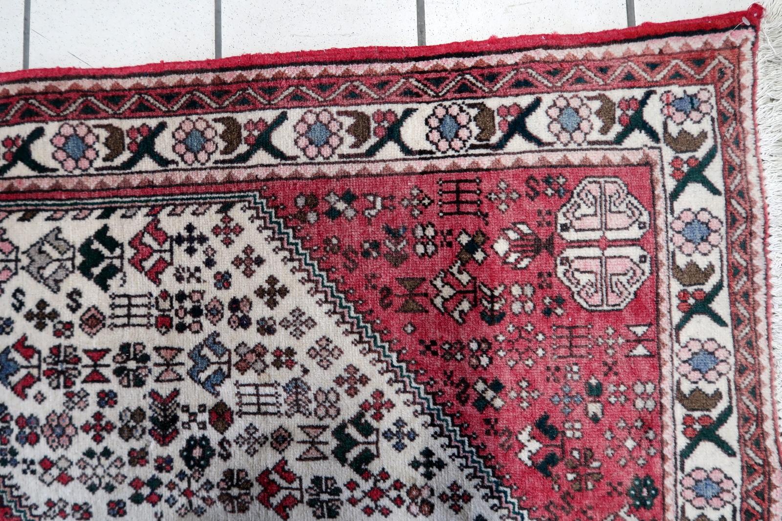 Handgefertigter Malayer-Teppich im persischen Stil im Vintage-Stil 3,2' x 4.9', 1970er Jahre - 1C1120 im Zustand „Gut“ im Angebot in Bordeaux, FR