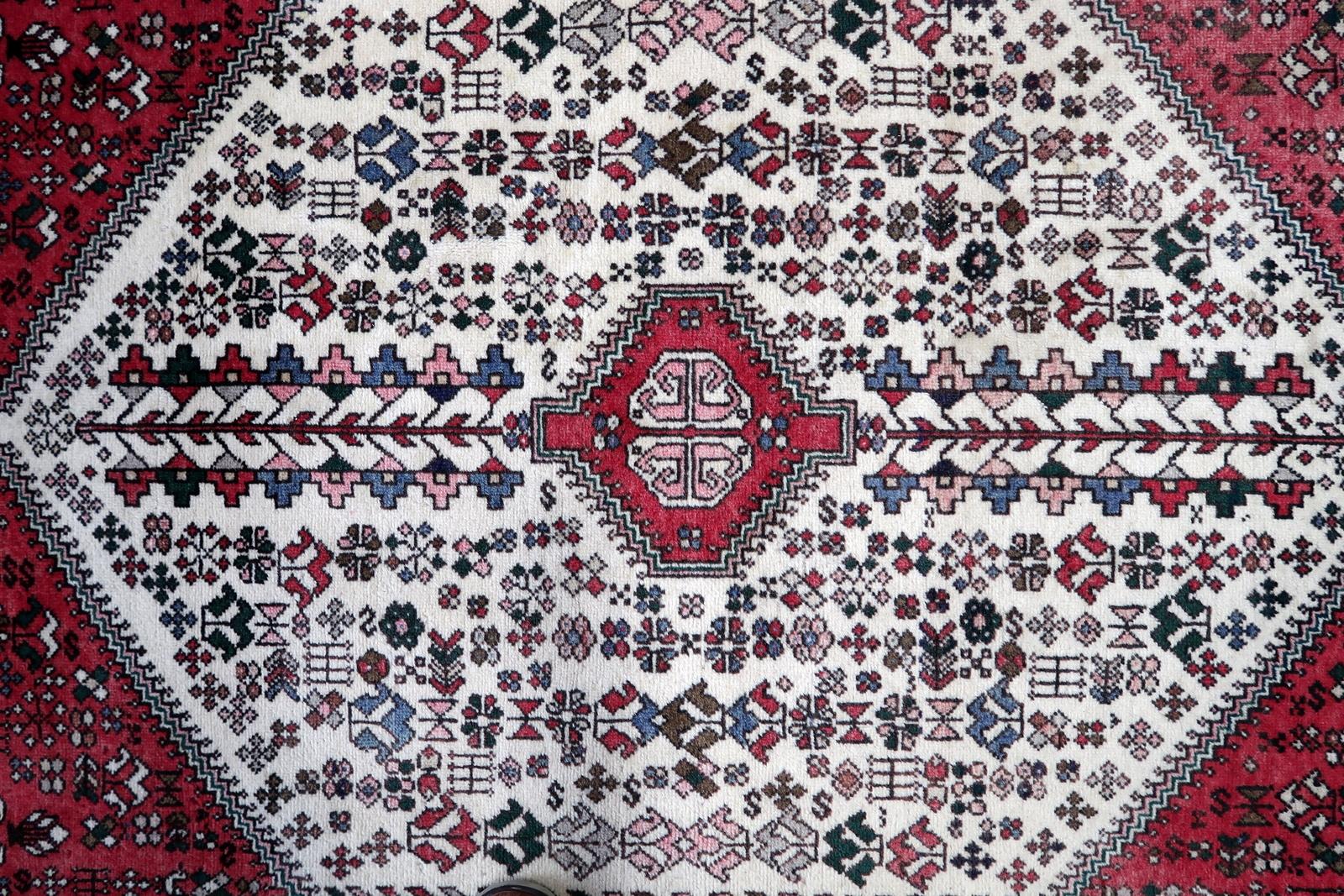 Handgefertigter Malayer-Teppich im persischen Stil im Vintage-Stil 3,2' x 4.9', 1970er Jahre - 1C1120 im Angebot 1