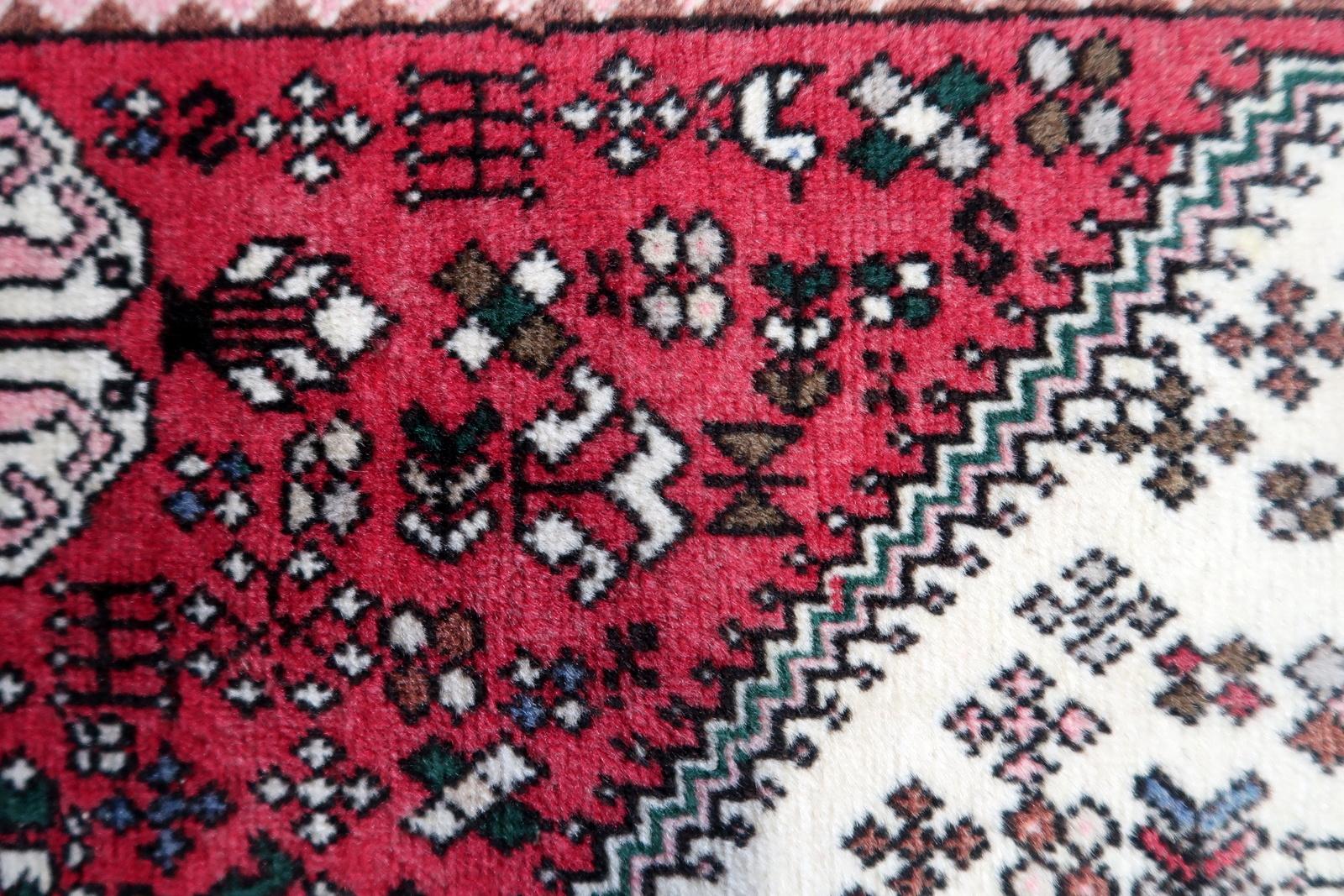 Handgefertigter Malayer-Teppich im persischen Stil im Vintage-Stil 3,2' x 4.9', 1970er Jahre - 1C1120 im Angebot 3