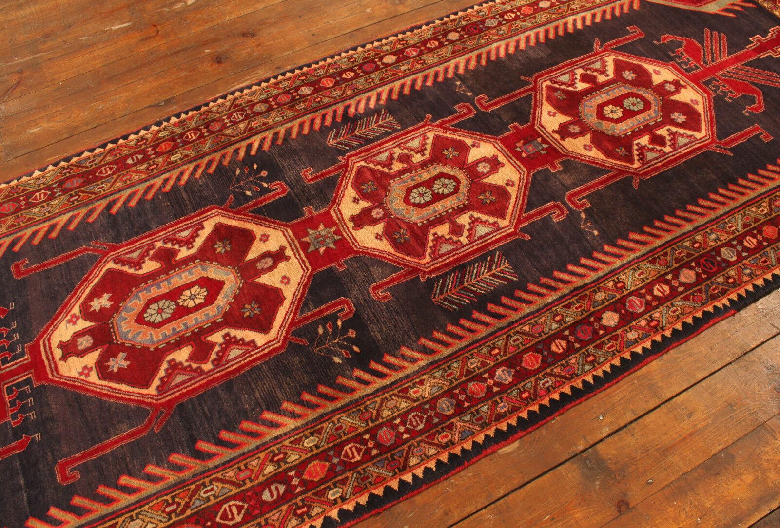 Handmade Vintage Persian Style Malayer Rug 4.2' x 10.7', 1970s - 1T23 In Good Condition For Sale In Bordeaux, FR