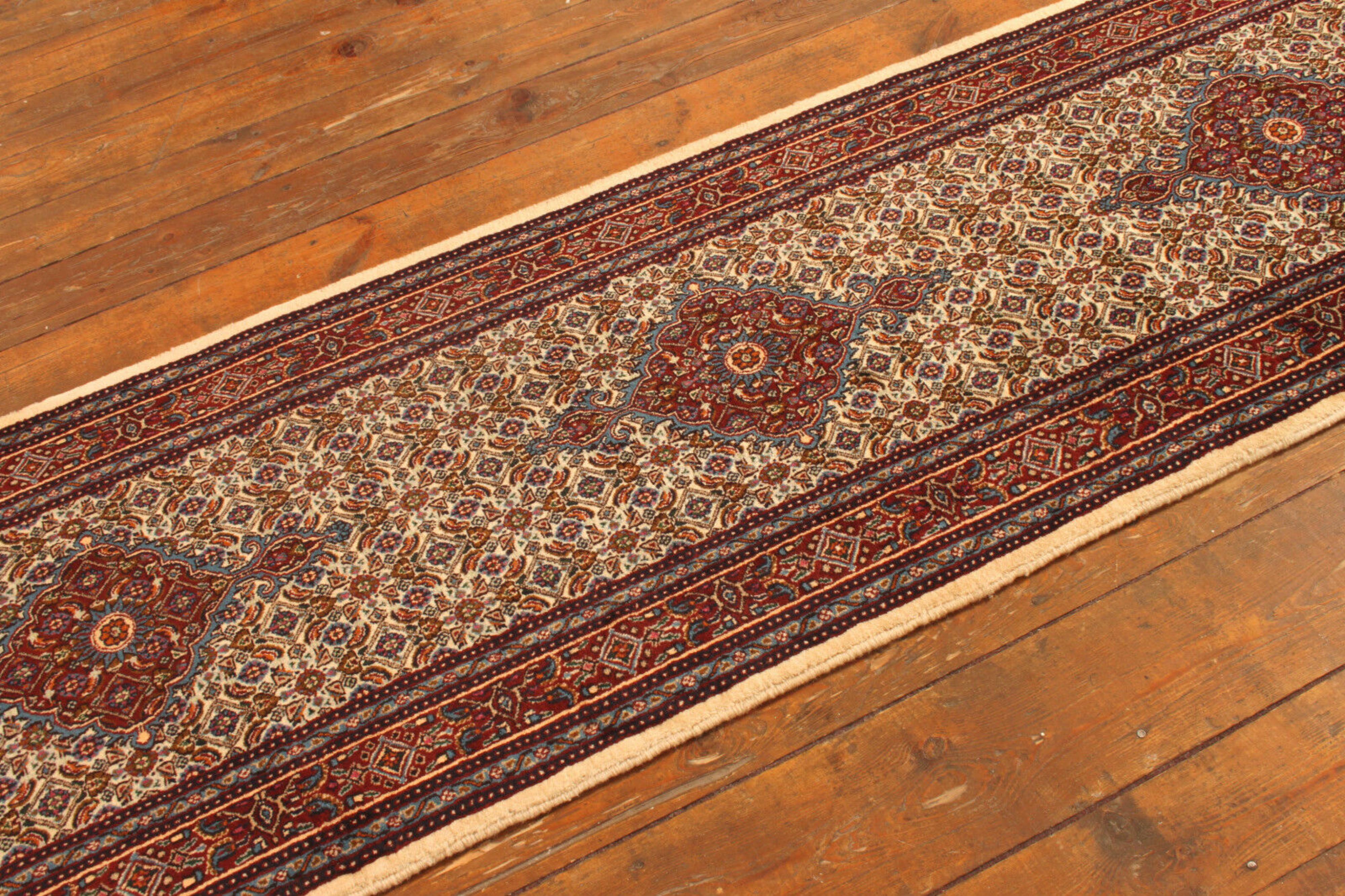 Handmade Vintage Persian Style Moud Runner Rug 2.6' x 9.6', 1980s - 1T51 For Sale 2
