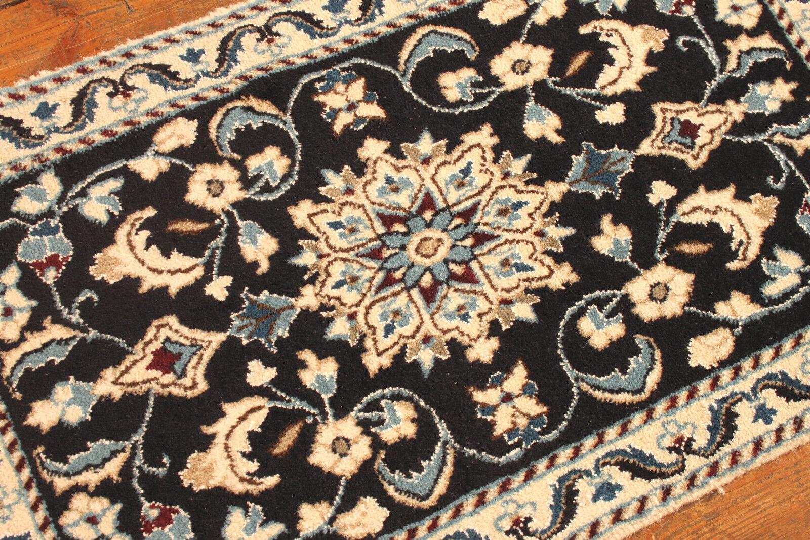 Here’s a product description for the Handmade Vintage Persian Style Nain Rug:

Handmade Vintage Persian Style Nain Rug (1.9’ x 2.9’ / 60cm x 90cm)

Embrace the intricate beauty of our Handmade Vintage Persian Style Nain Rug. Originating from the