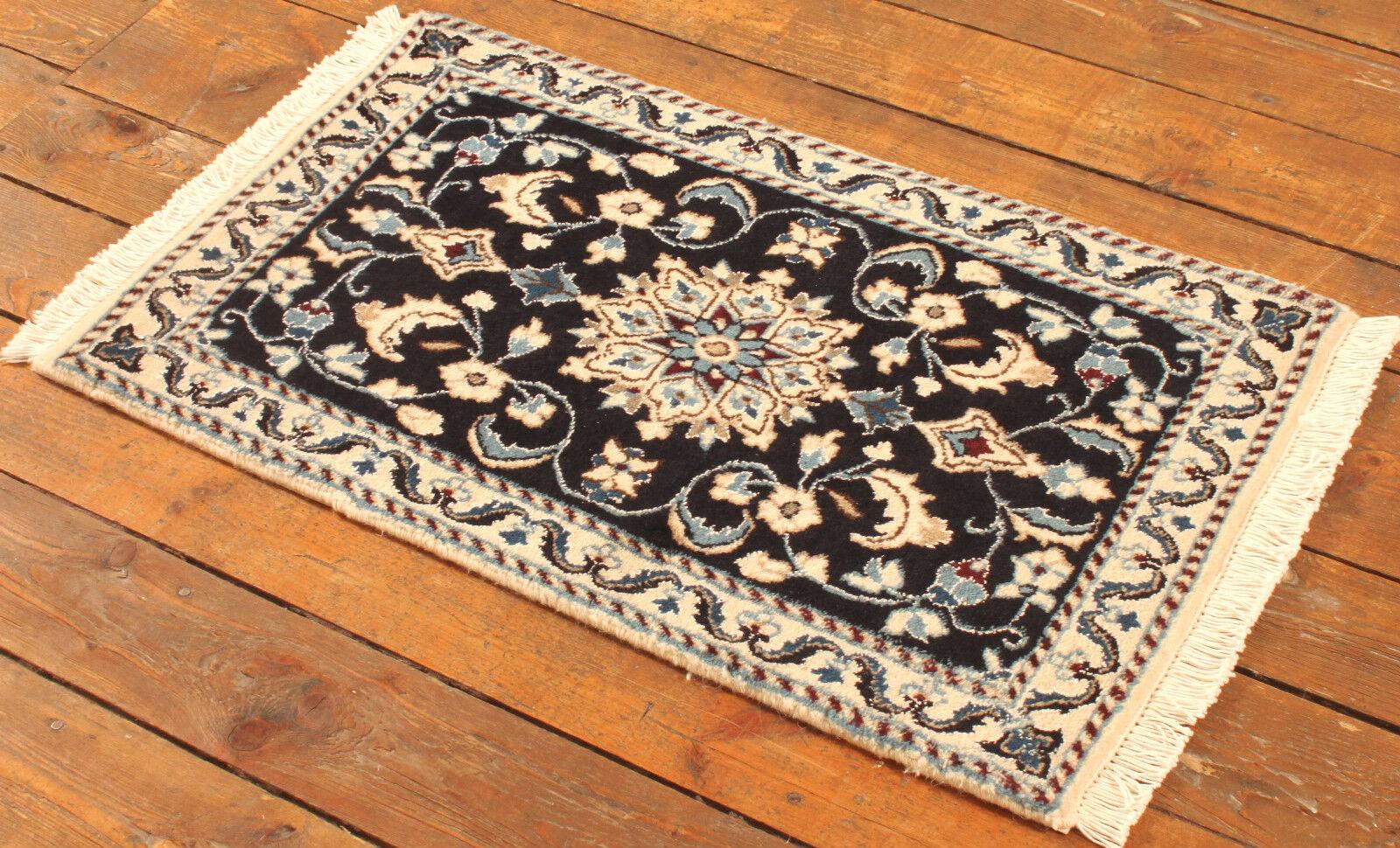 Late 20th Century Handmade Vintage Persian Style Nain Rug 1.9' x 2.9', 1980s - 1T49 For Sale