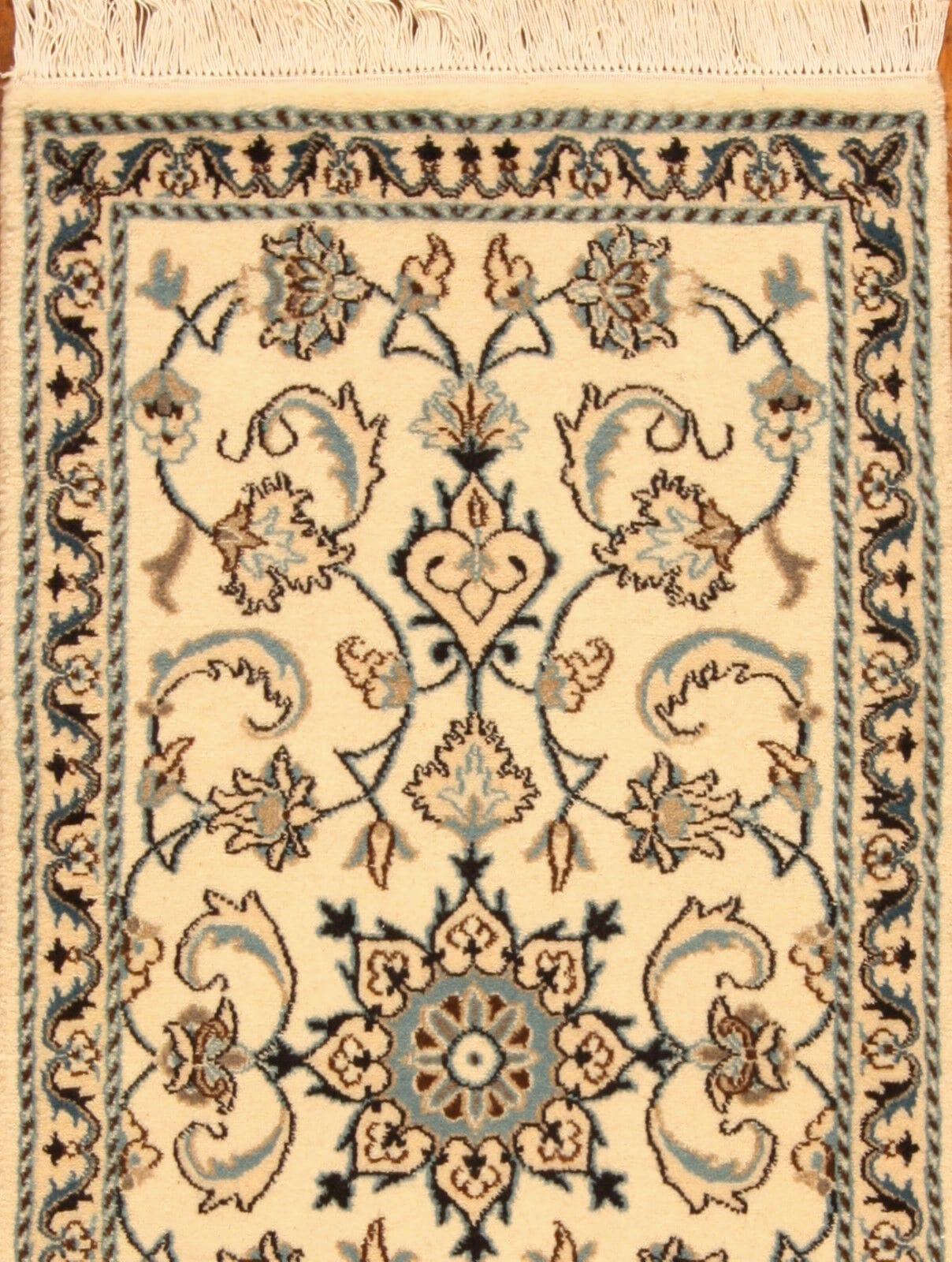 Handgefertigter Nain-Teppich im persischen Vintage-Stil 2.2' x 4.4', 1990er Jahre - 1T16 im Zustand „Gut“ im Angebot in Bordeaux, FR