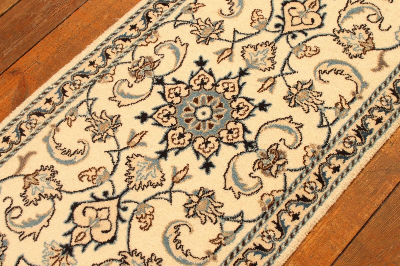 Handgefertigter Nain-Teppich im persischen Vintage-Stil 2.2' x 4.4', 1990er Jahre - 1T16 im Angebot 3