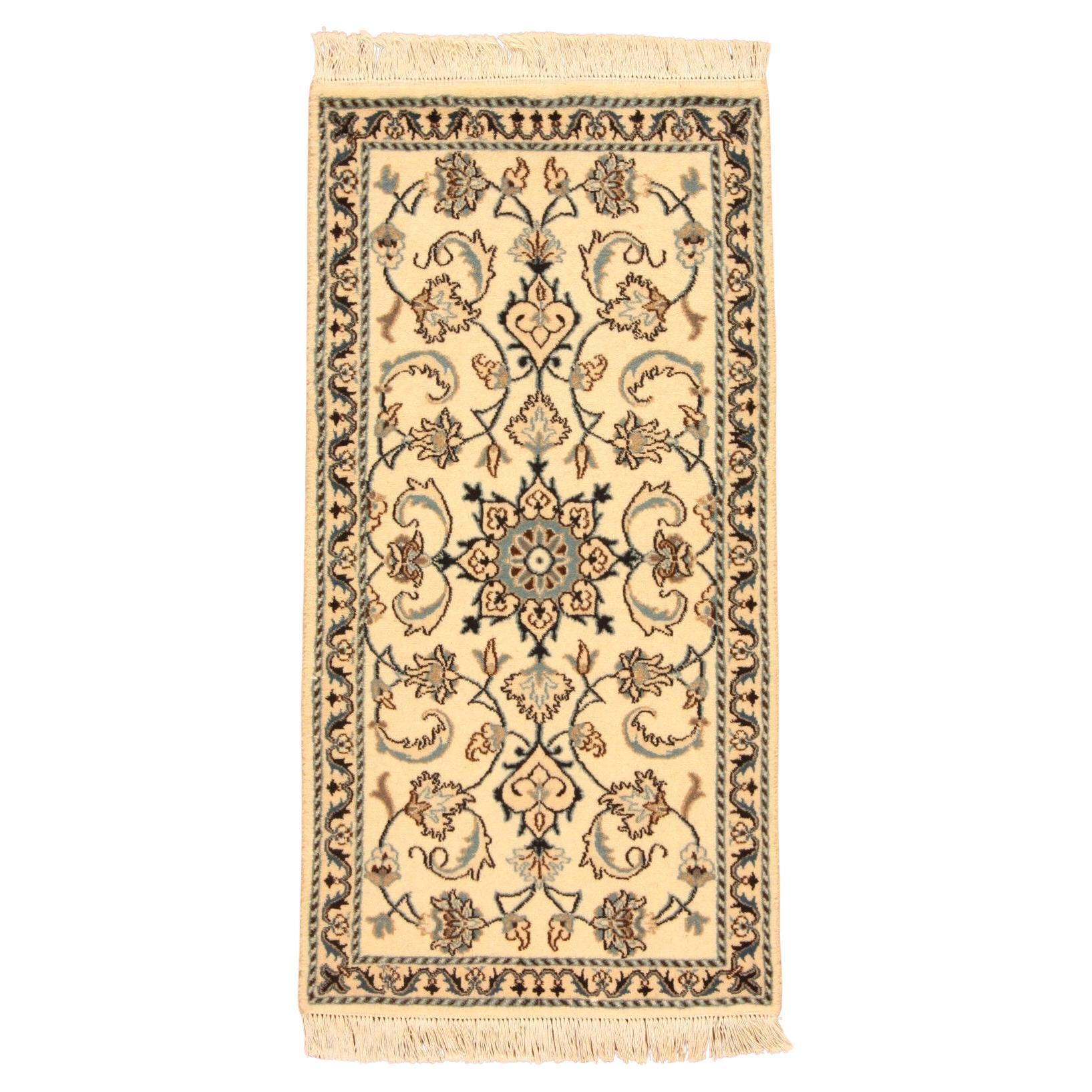 Handgefertigter Nain-Teppich im persischen Vintage-Stil 2.2' x 4.4', 1990er Jahre - 1T16 im Angebot