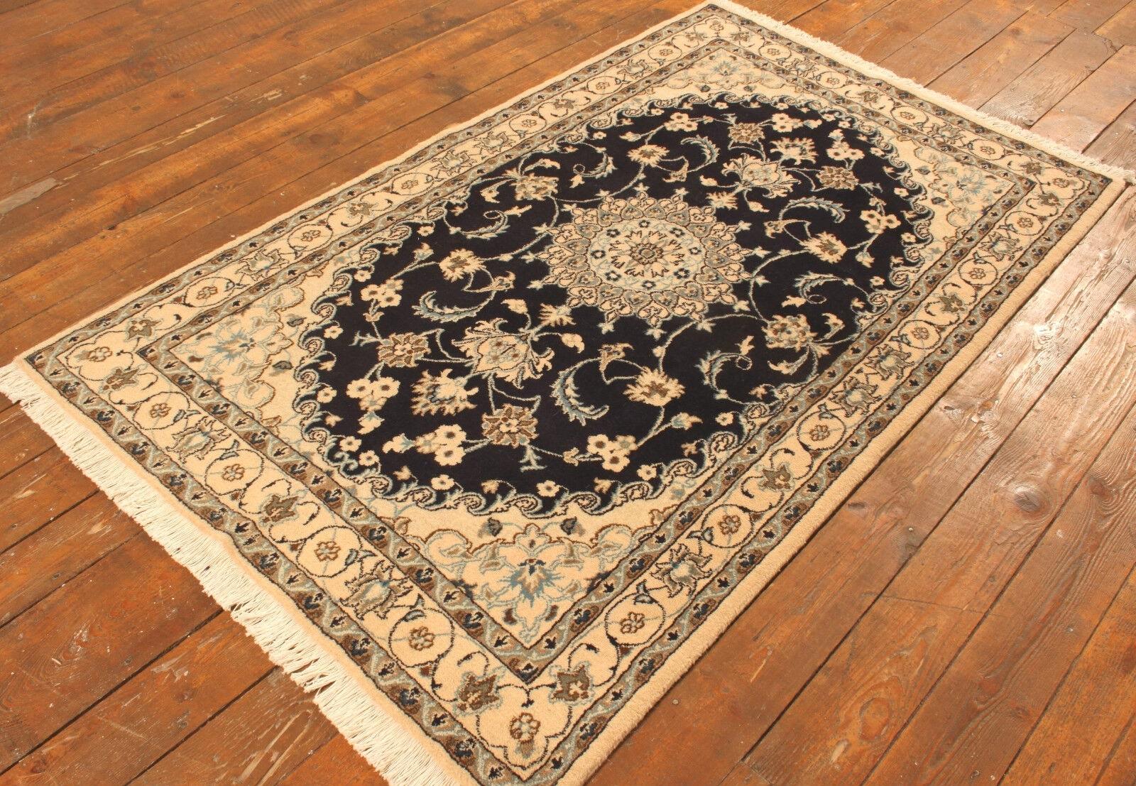 Handmade Vintage Persian Style Nain Rug 4' x 6.7', 1970s - 1T13 For Sale 5