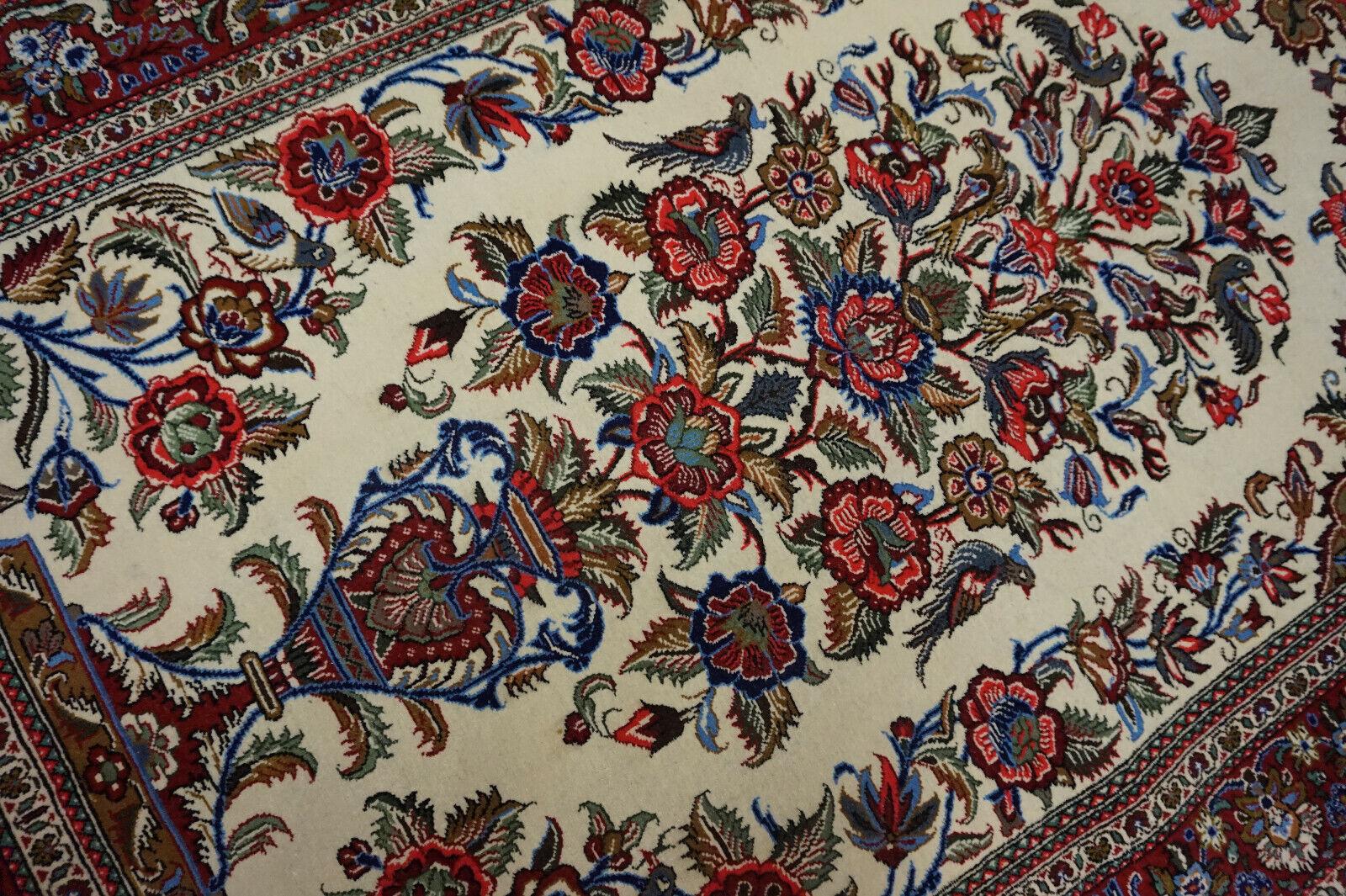 Handgefertigter Qum-Gebetteppich im persischen Vintage-Stil 3.4' x 5,4', 1970er Jahre - 1D49 im Angebot 1