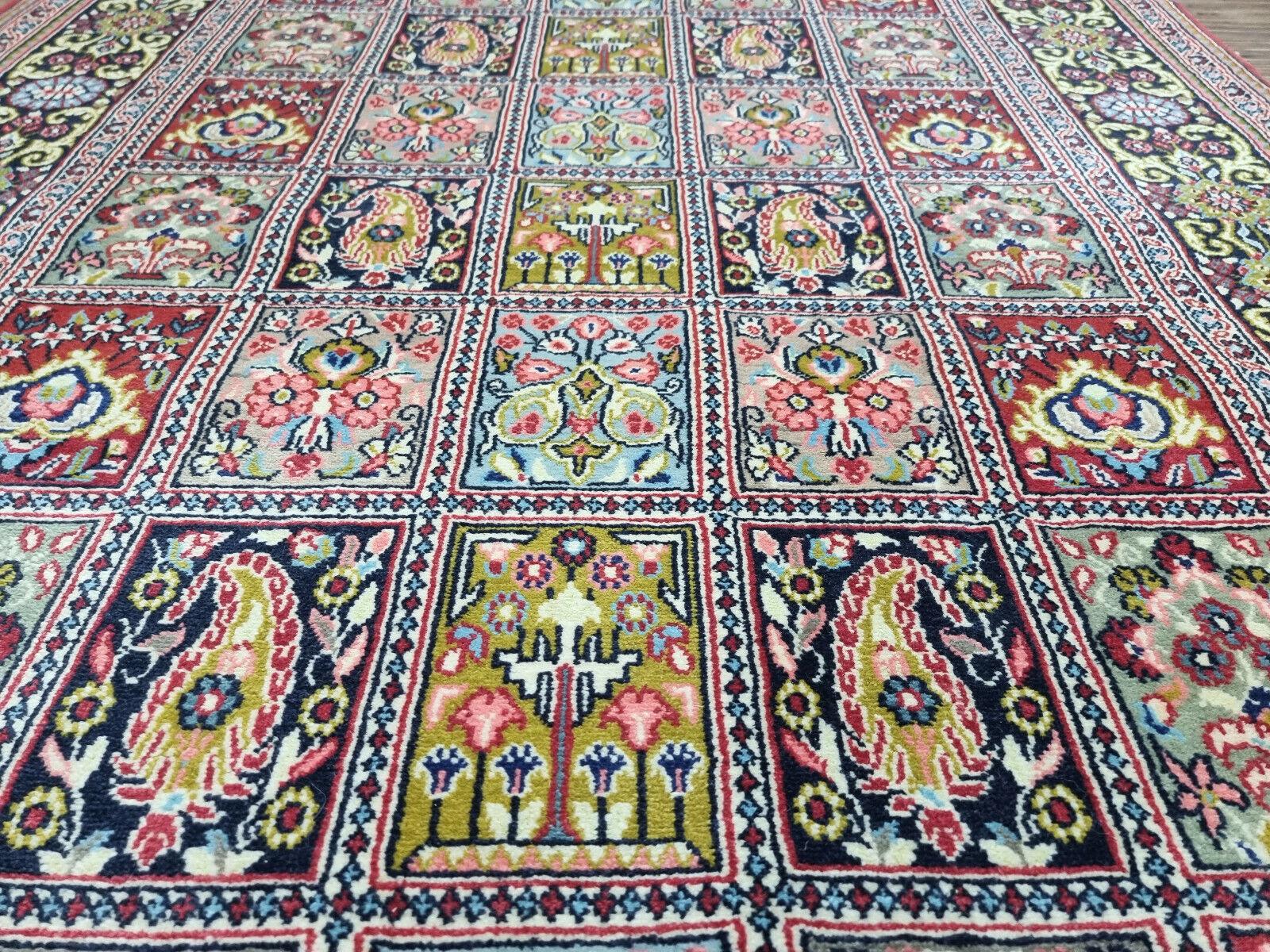 Handgefertigter Qum-Teppich im persischen Stil im Vintage-Stil  3,6' x 5.1', 1970er Jahre - 1D87 im Angebot 2