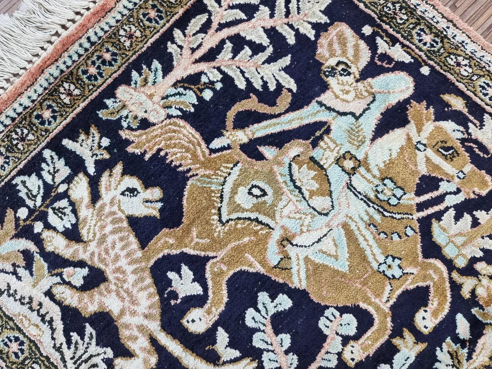 Tappeto fatto a mano in stile persiano Qum Silk 1.8' x 2.8', anni '70 - 1D129 In condizioni buone in vendita a Bordeaux, FR