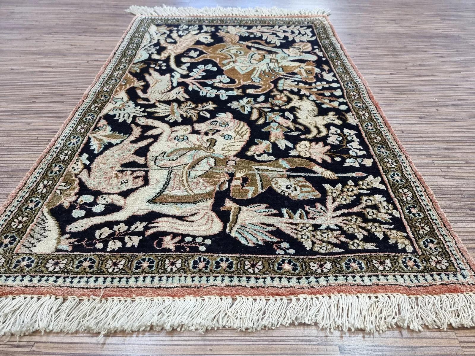 Seta Tappeto fatto a mano in stile persiano Qum Silk 1.8' x 2.8', anni '70 - 1D129 in vendita